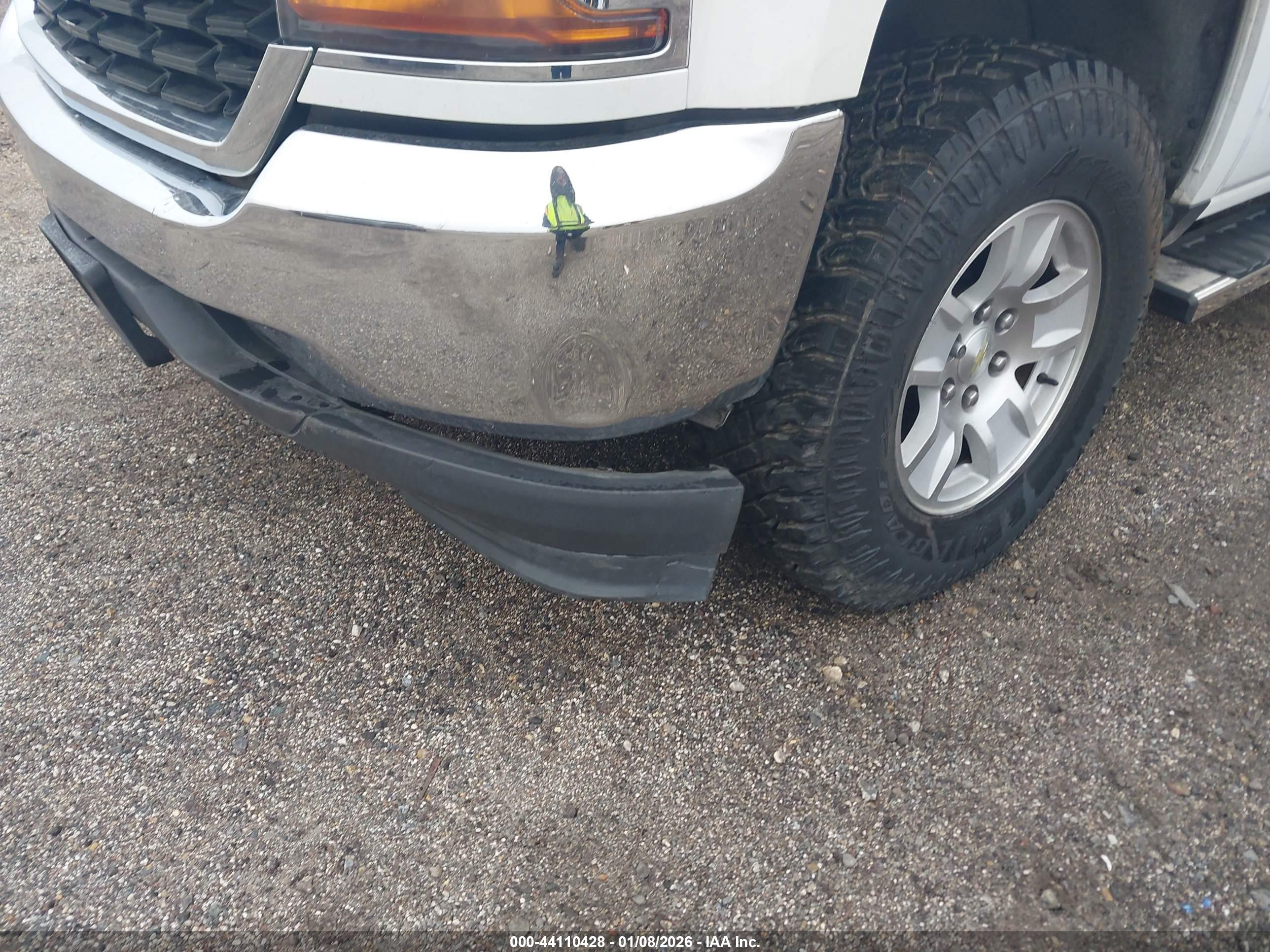 CHEVROLET SILVERADO image 6