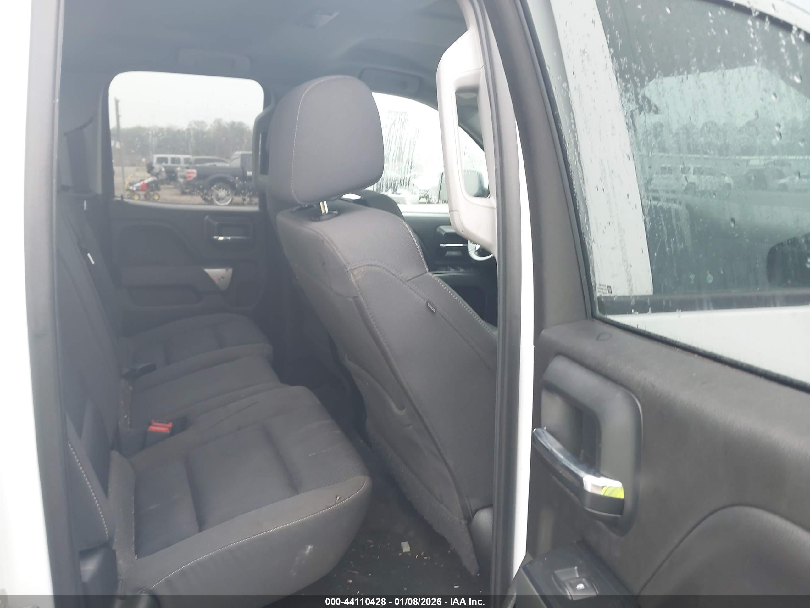CHEVROLET SILVERADO image 8