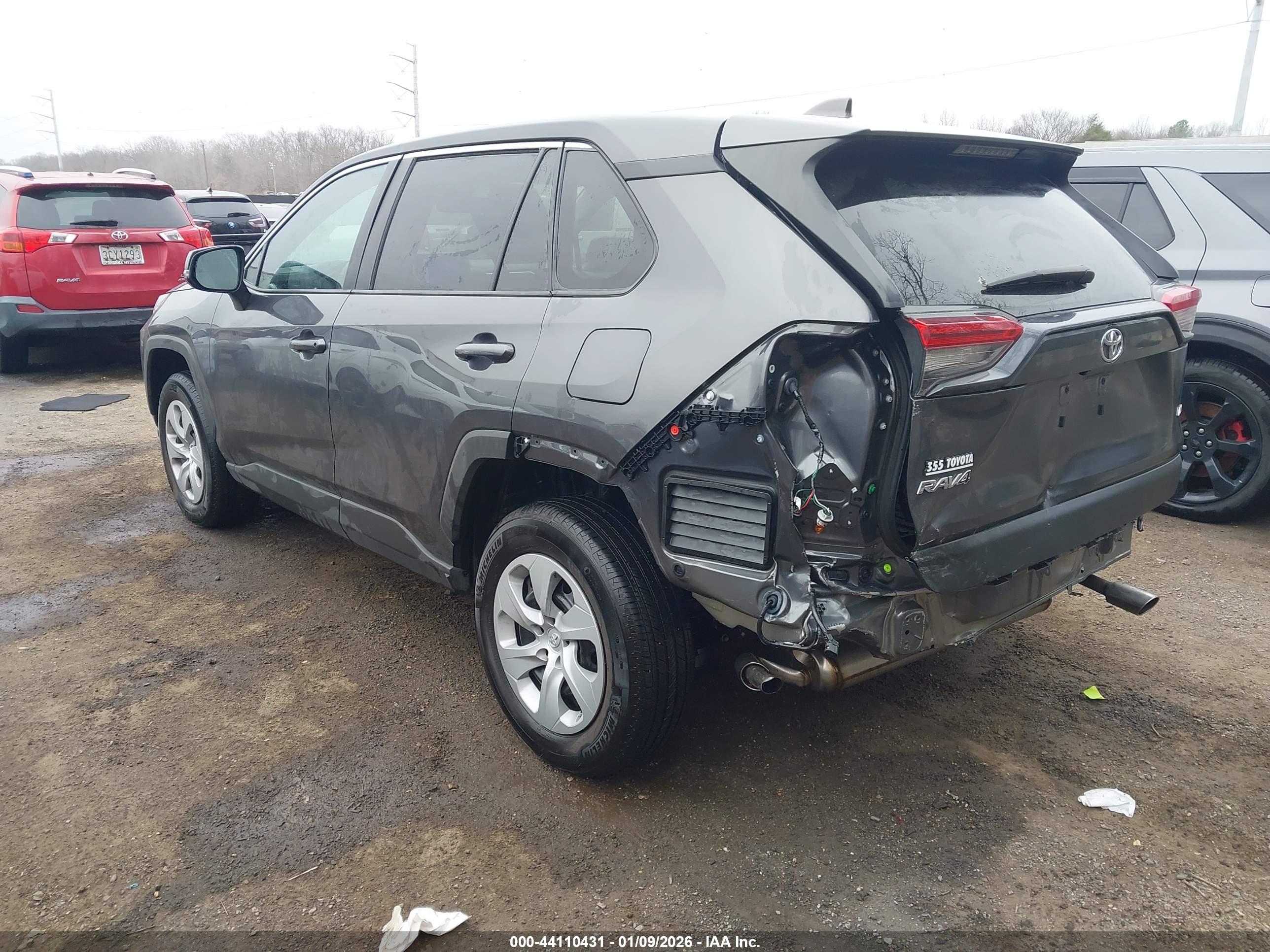 TOYOTA RAV4 image 3
