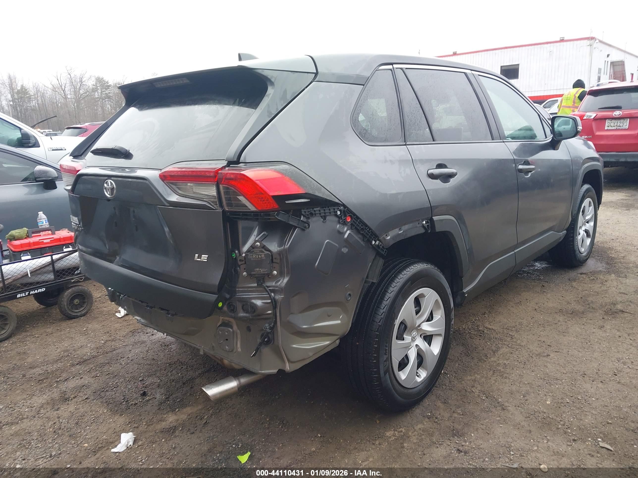 TOYOTA RAV4 image 4
