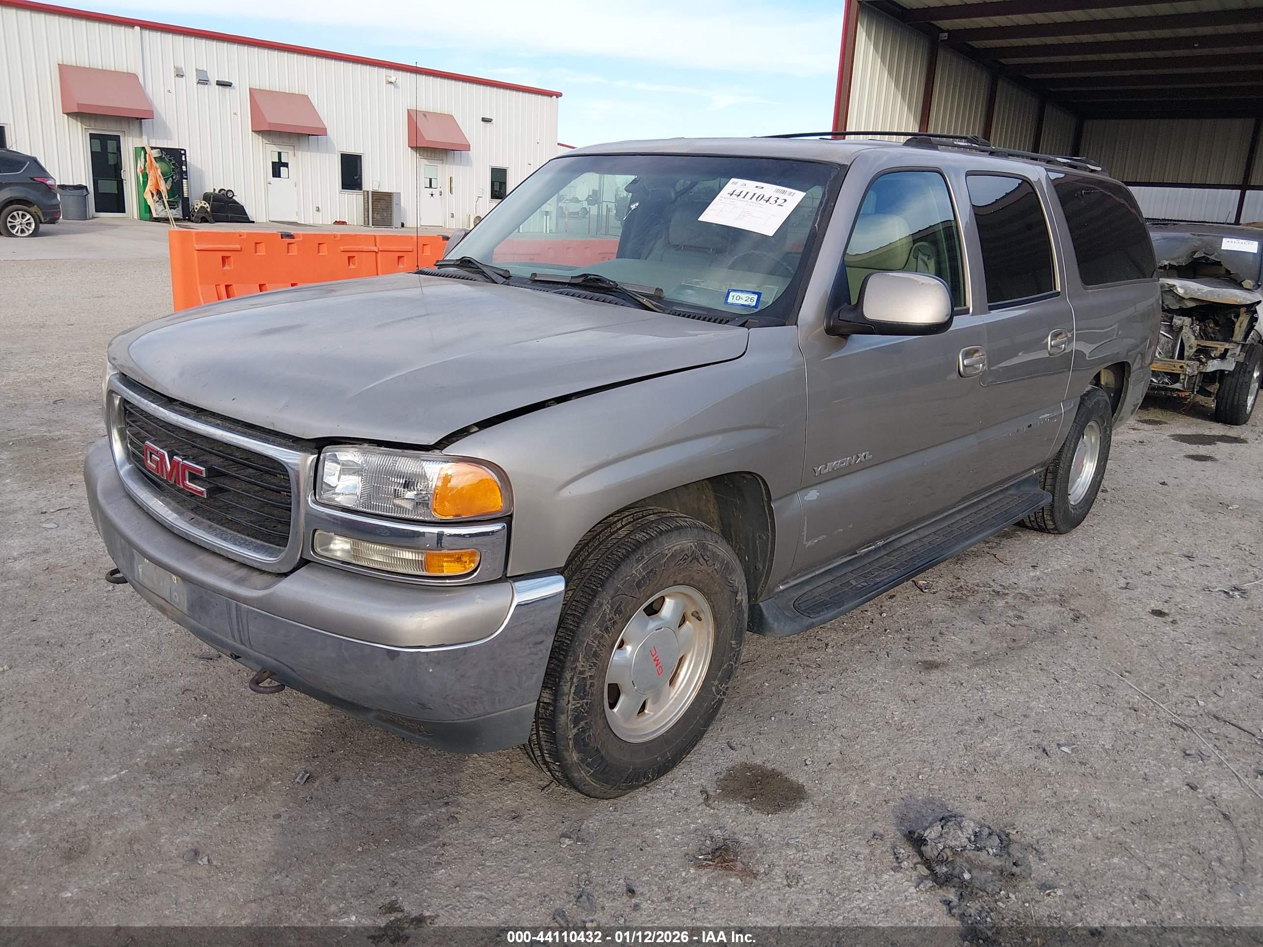 GMC YUKON image 2