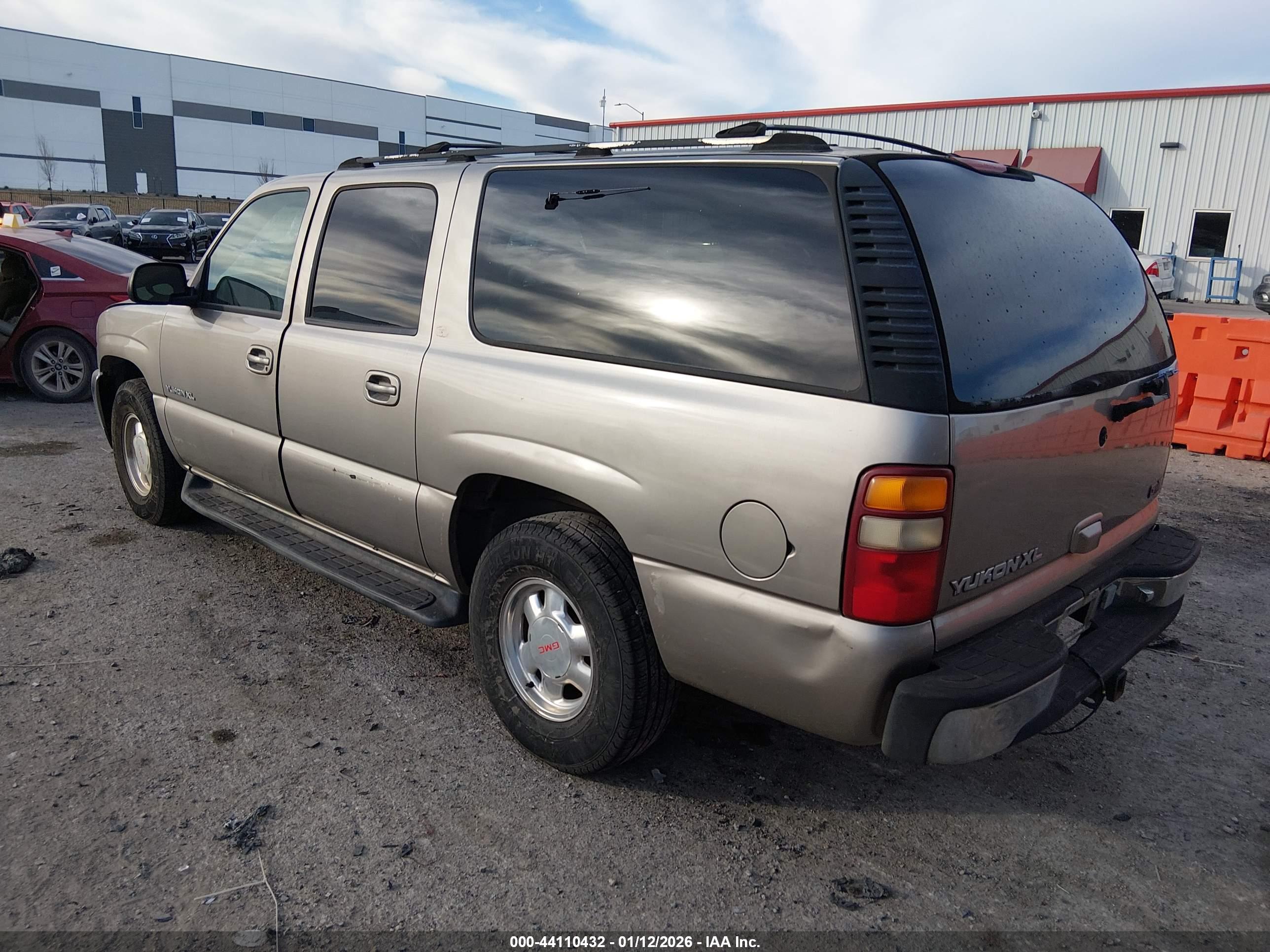 GMC YUKON image 3