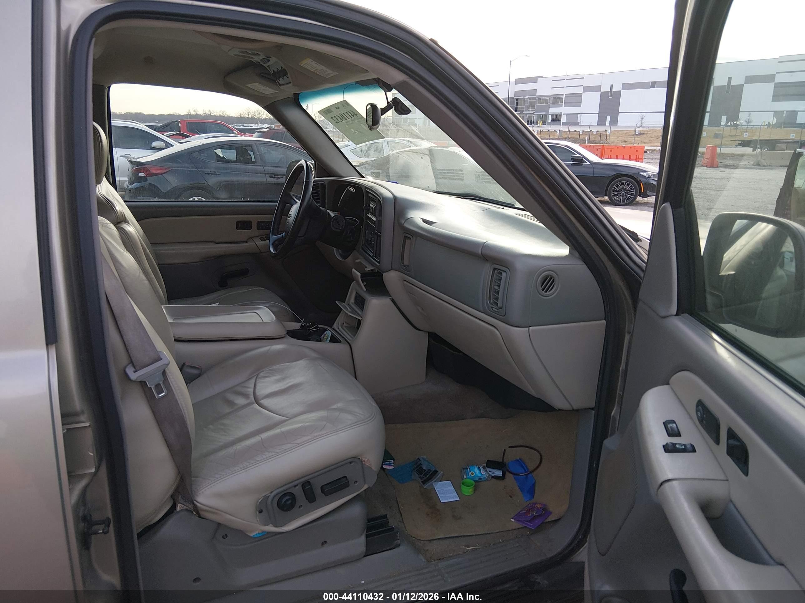 GMC YUKON image 5