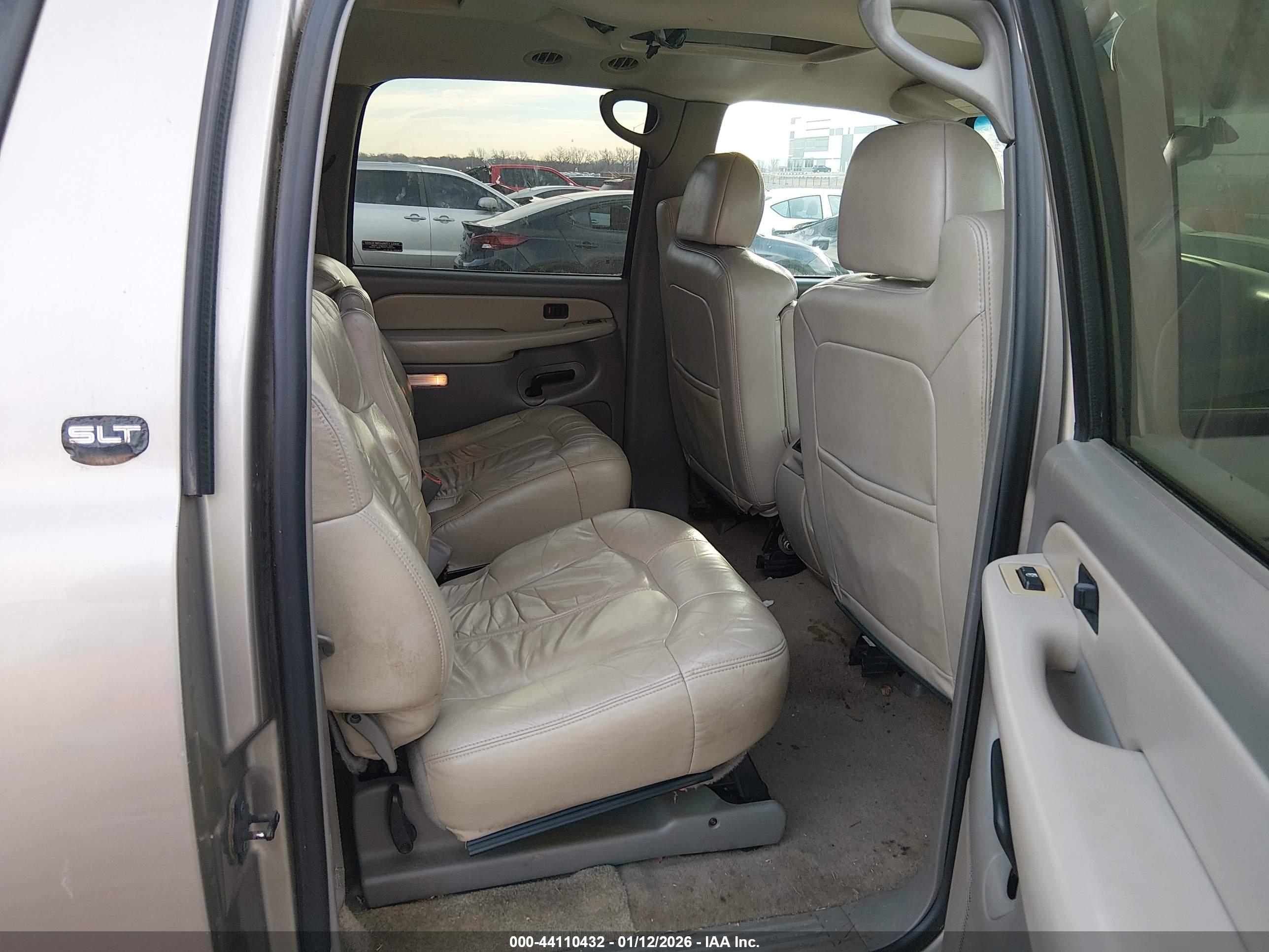 GMC YUKON image 8