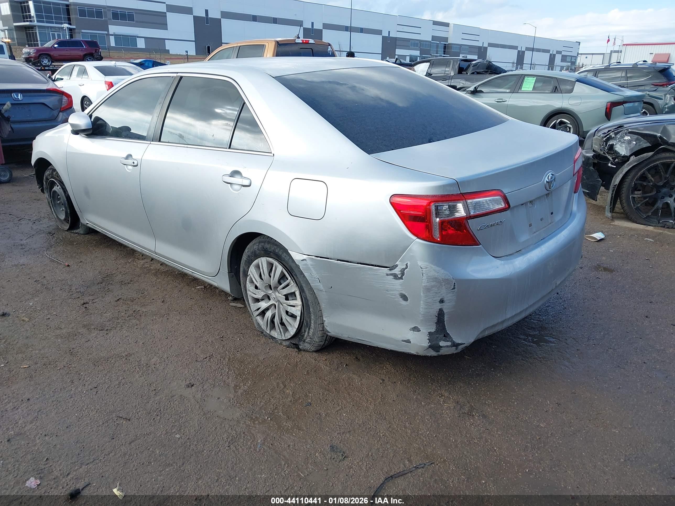 TOYOTA CAMRY image 3