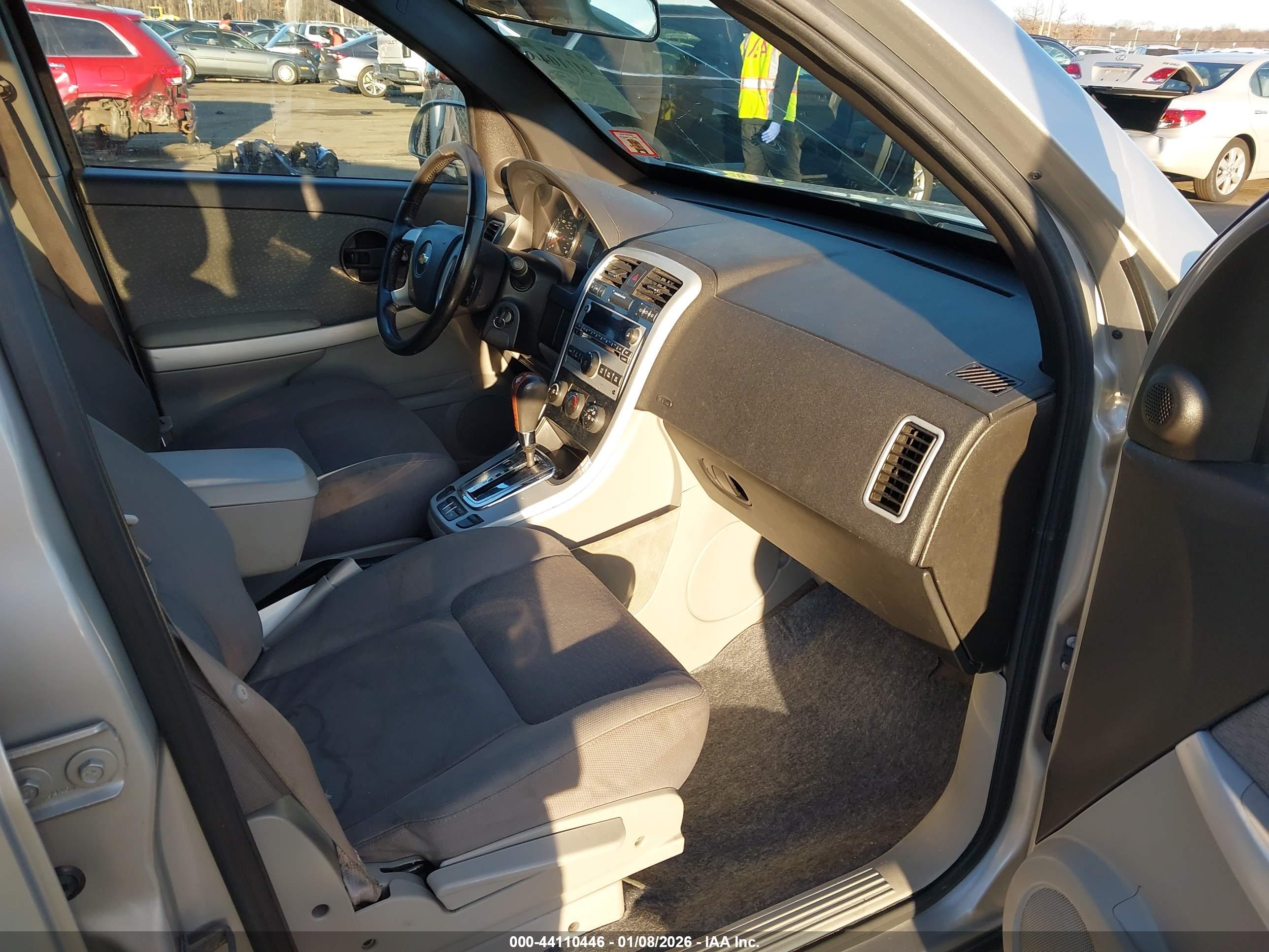 CHEVROLET EQUINOX image 5