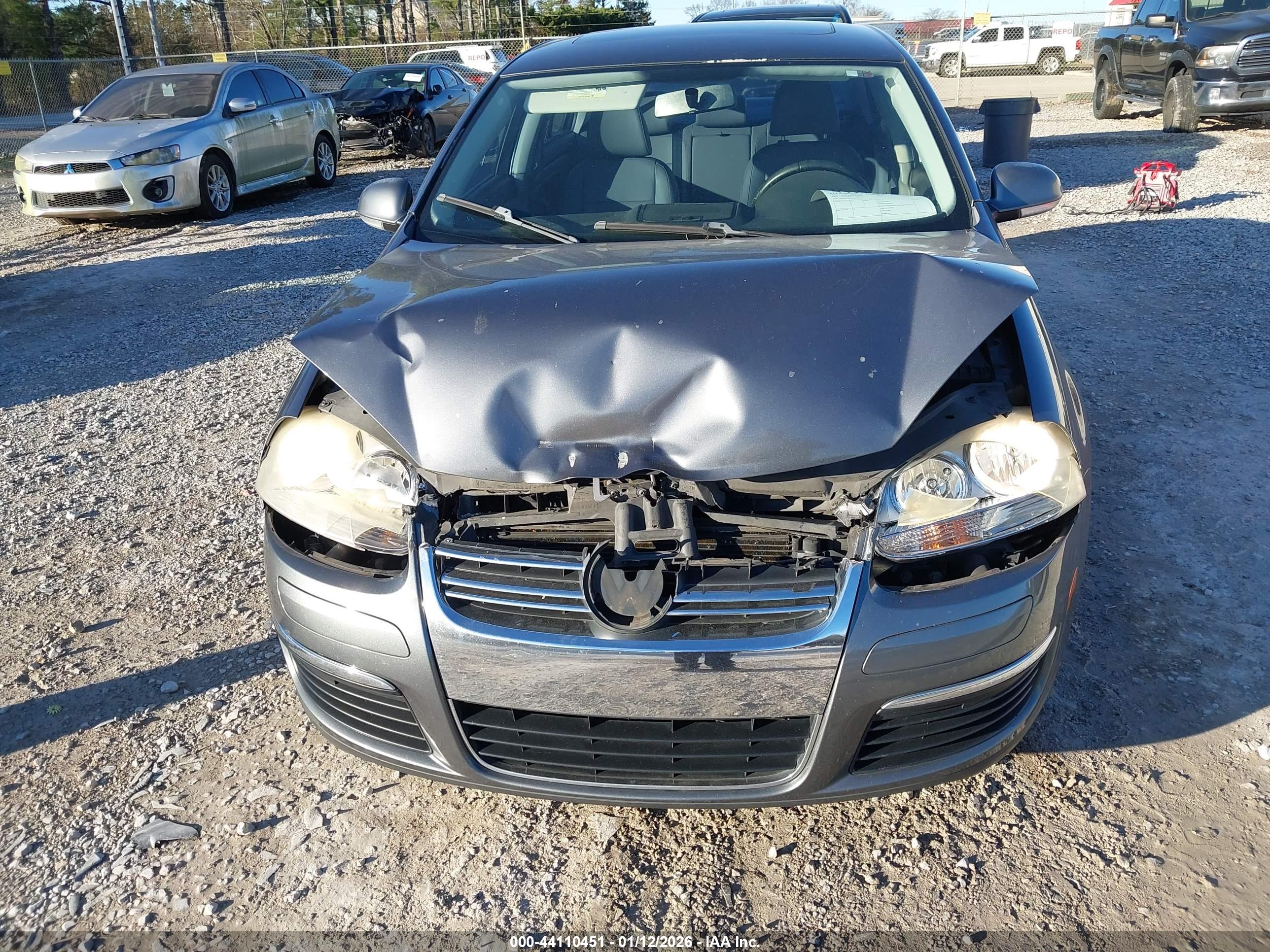 VOLKSWAGEN JETTA image 6