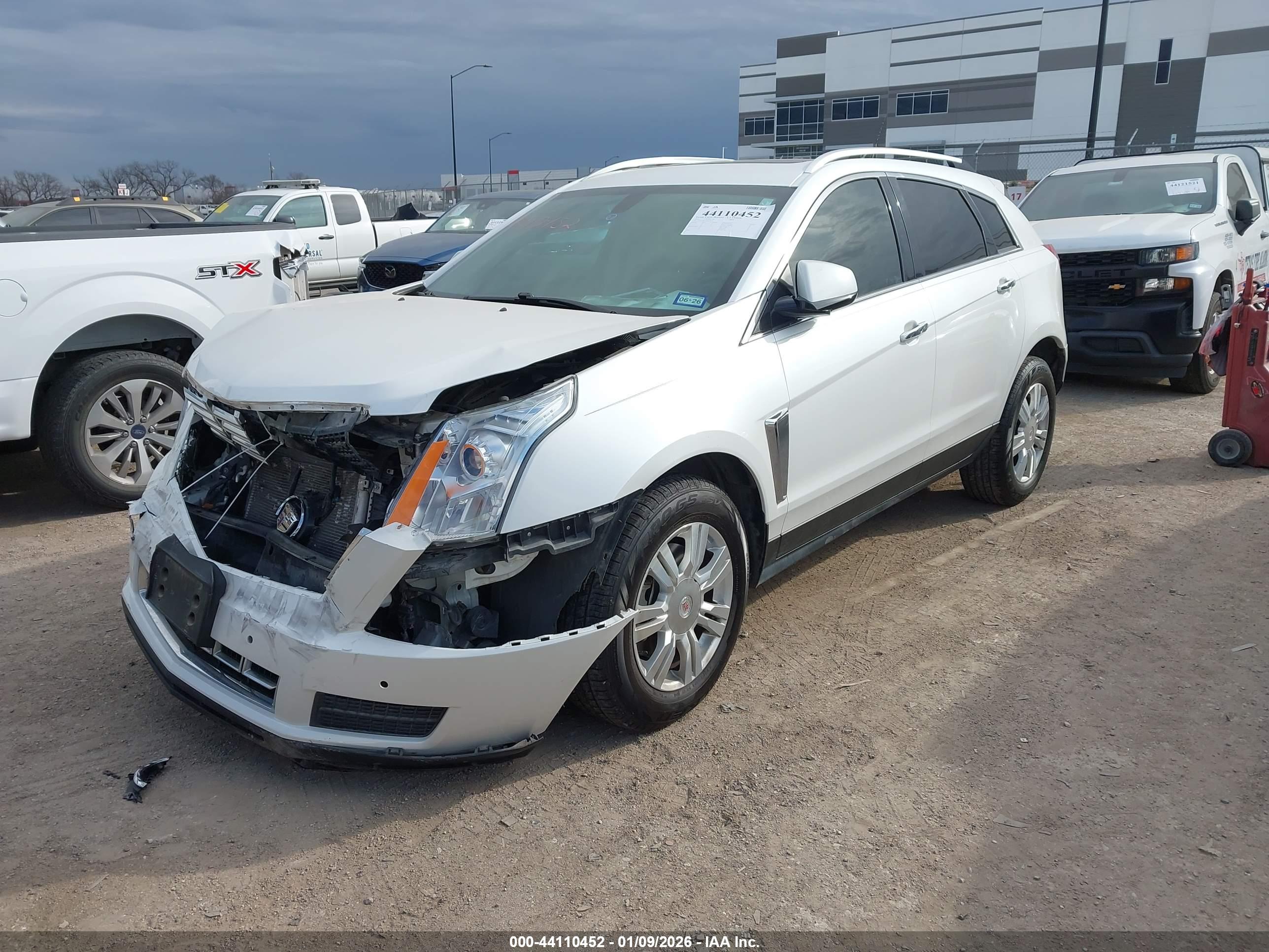 CADILLAC SRX image 2