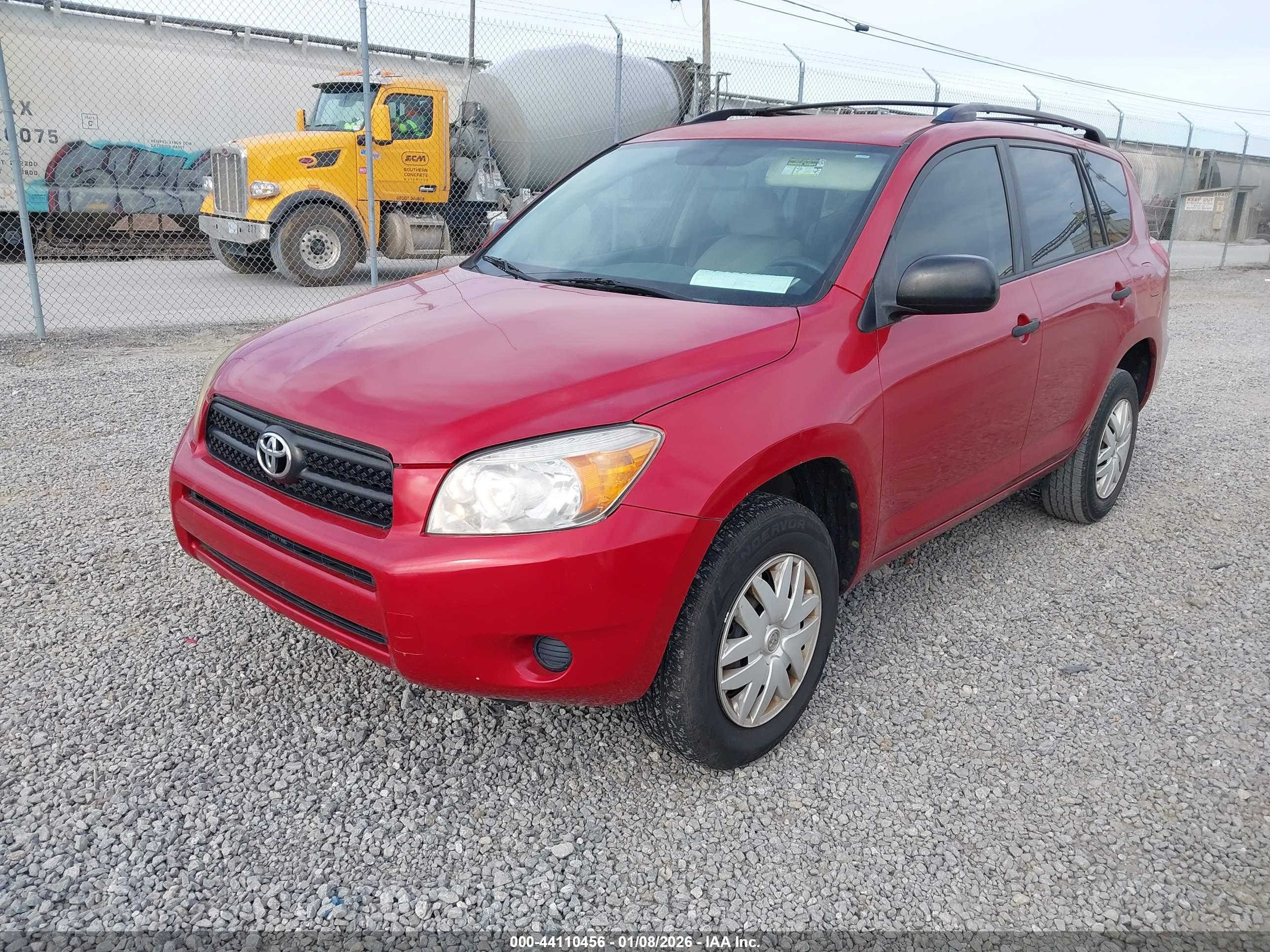 TOYOTA RAV4 image 2