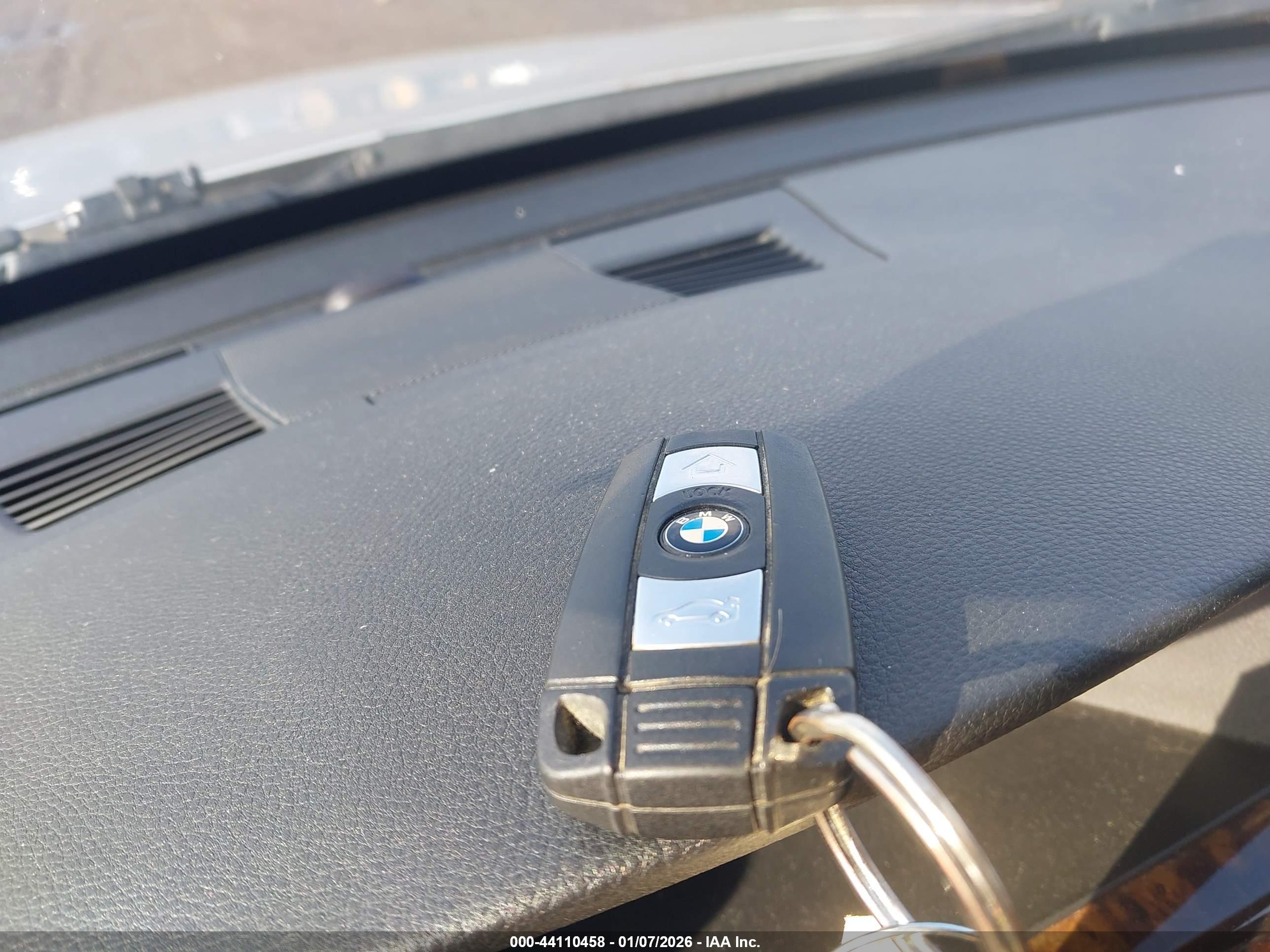 BMW 335XI image 11