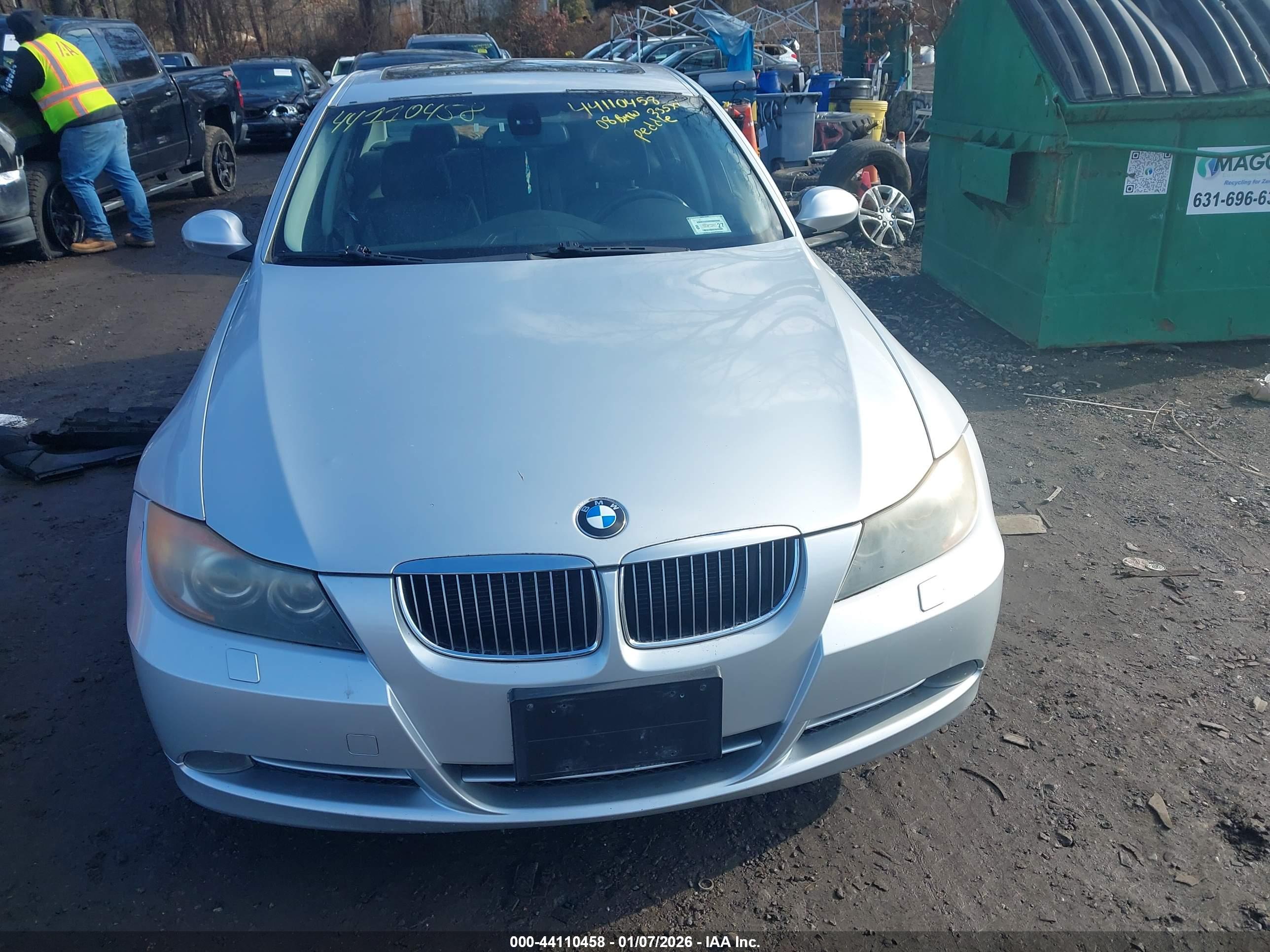 BMW 335XI image 6