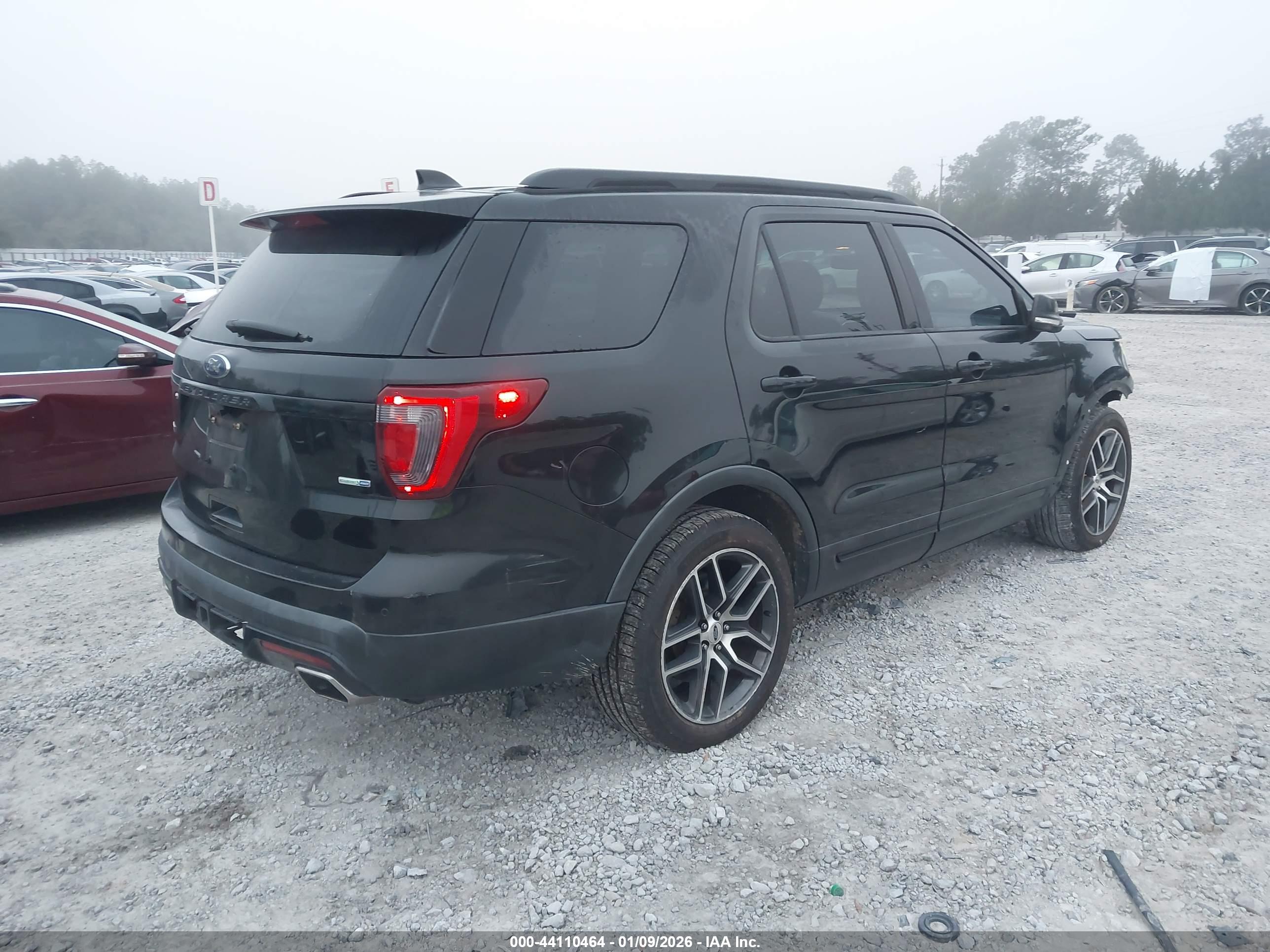 FORD EXPLORER image 4