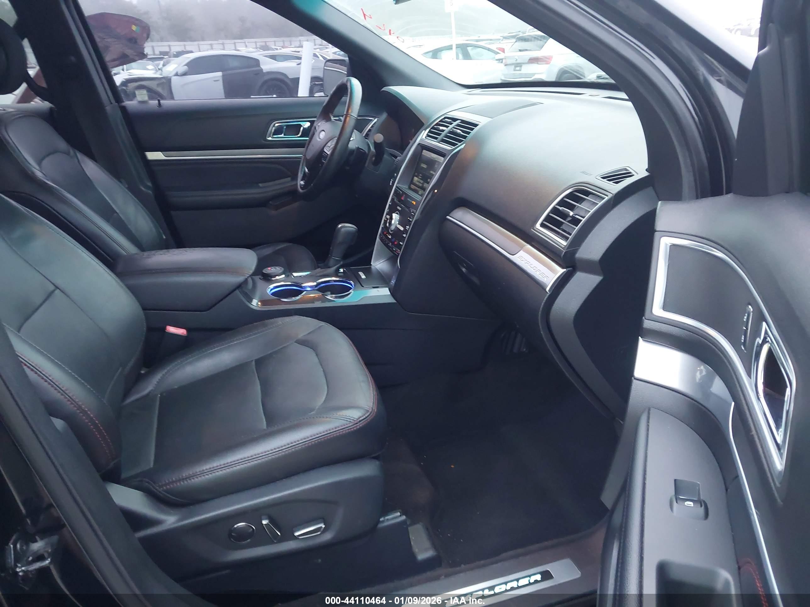 FORD EXPLORER image 5