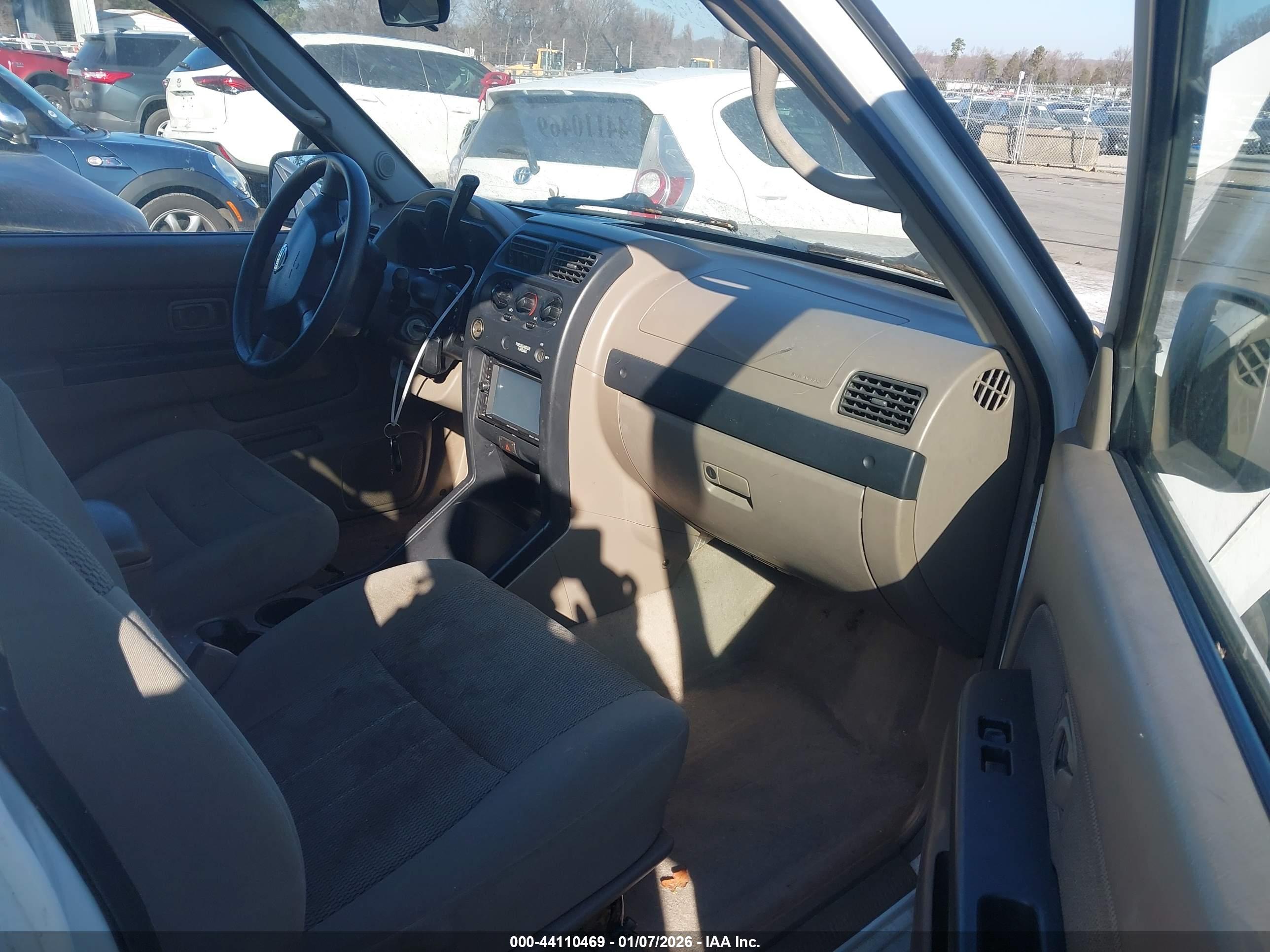 NISSAN FRONTIER image 5