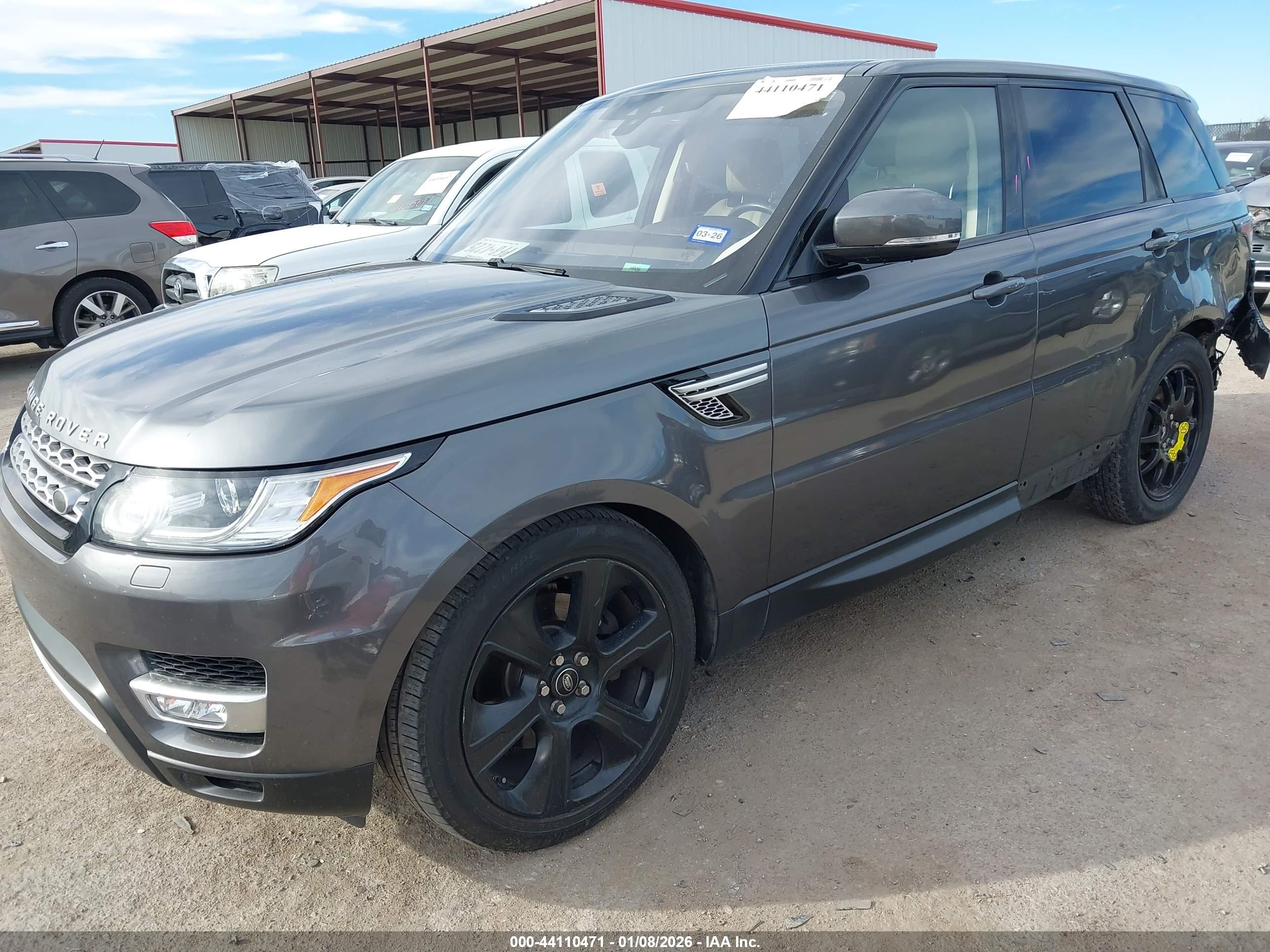 LAND ROVER image 2