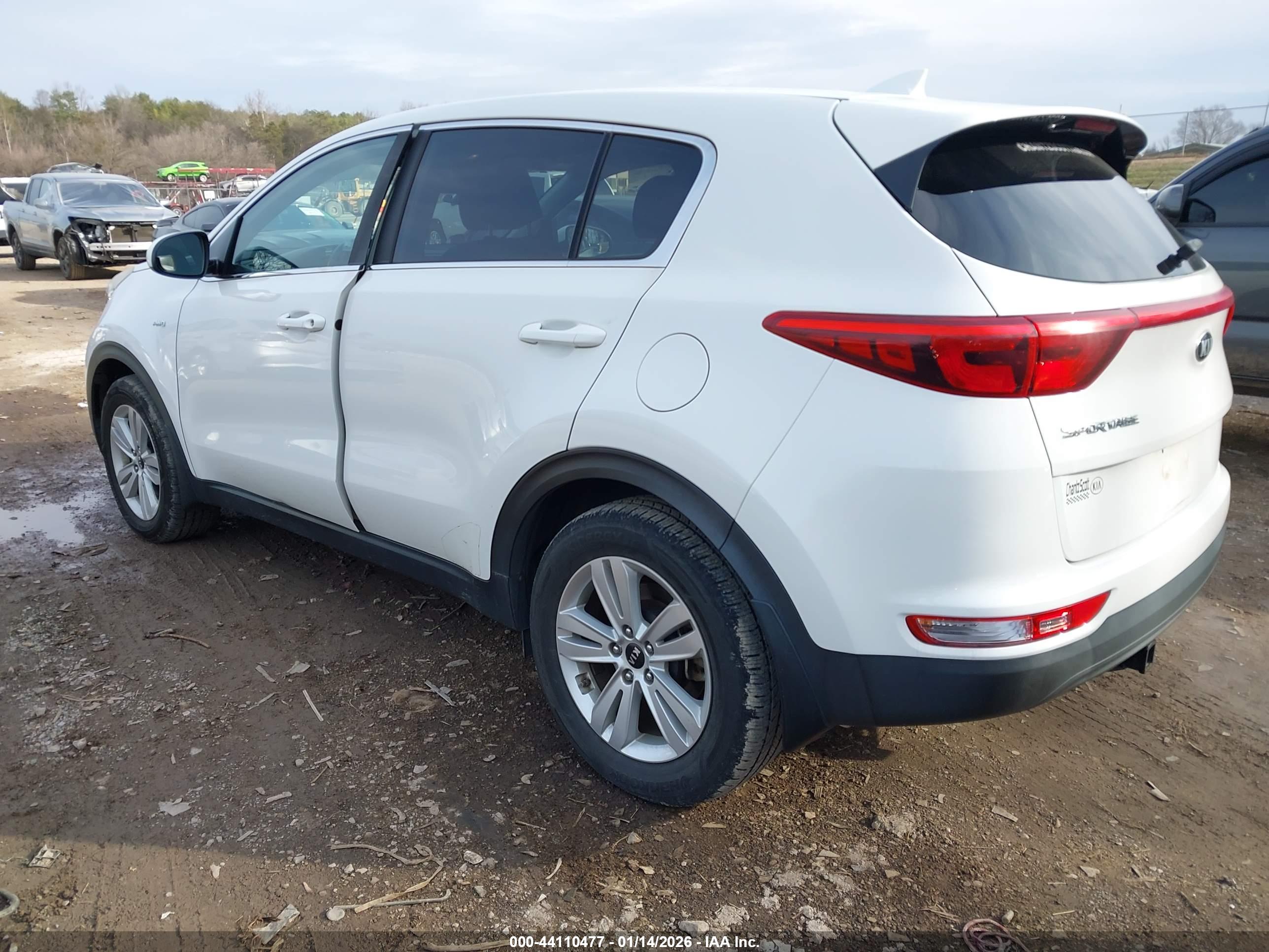 KIA SPORTAGE image 3
