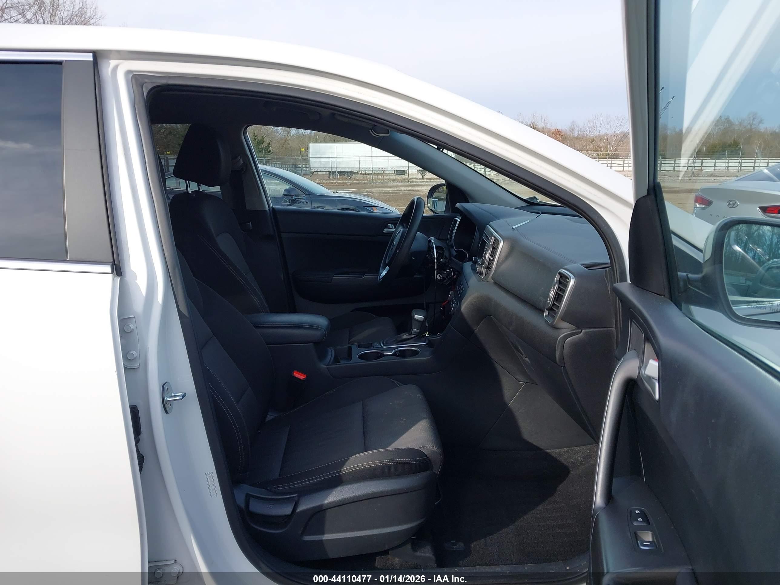 KIA SPORTAGE image 5