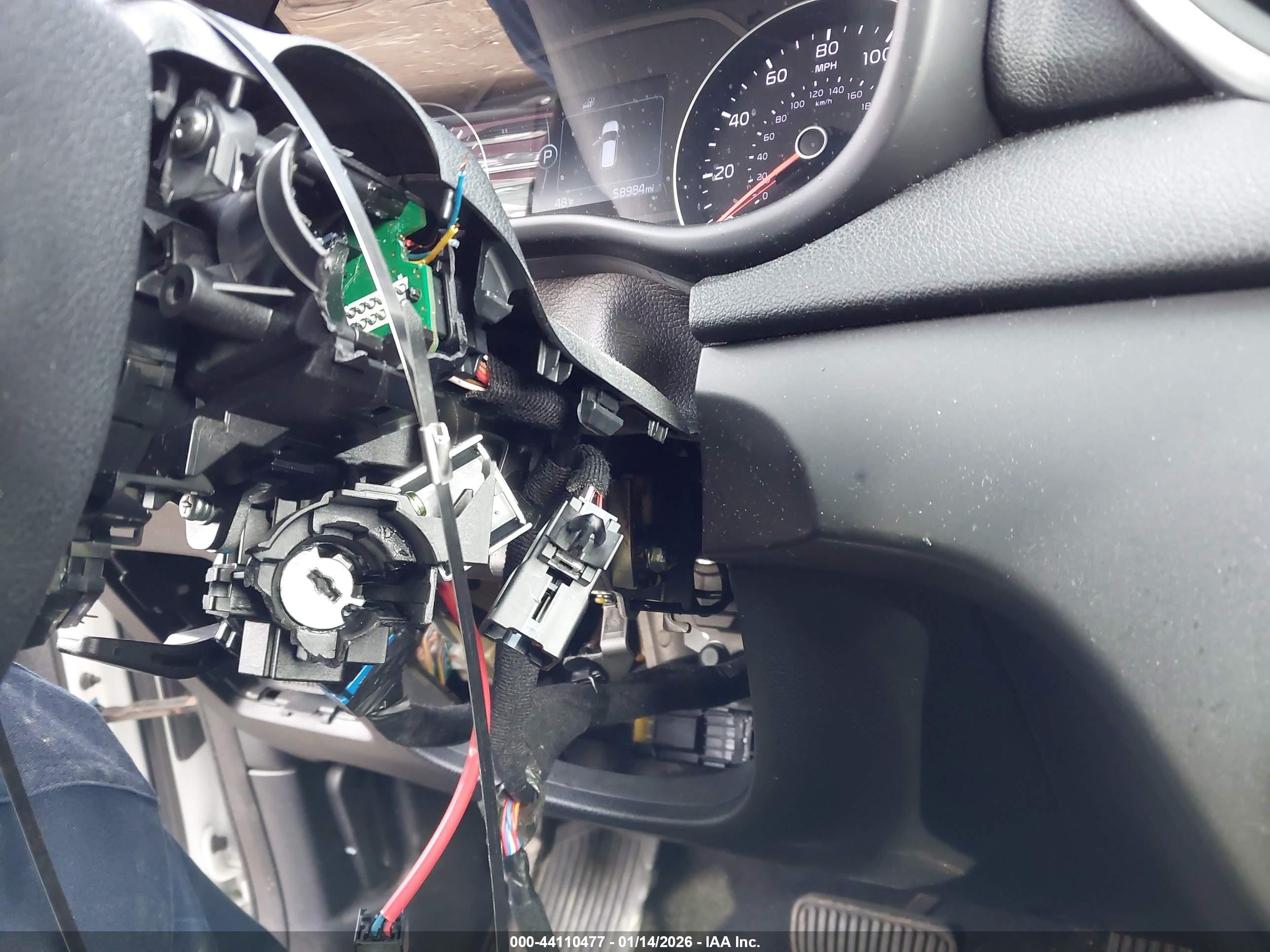 KIA SPORTAGE image 6