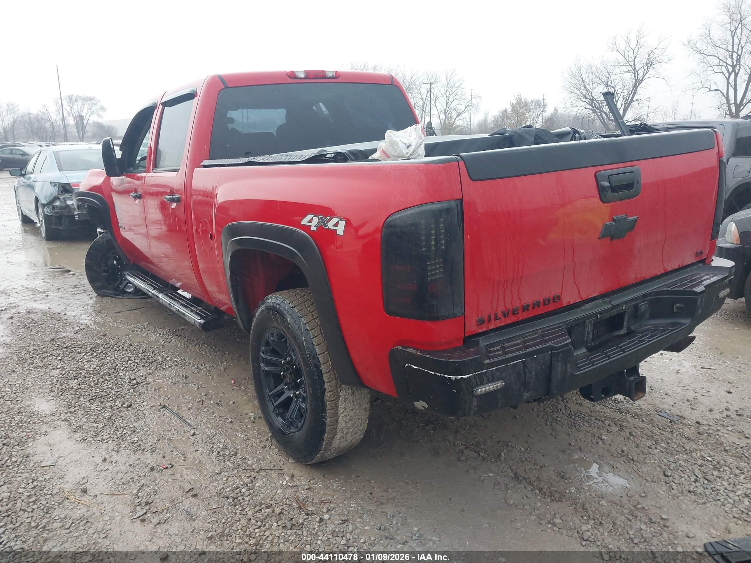 CHEVROLET SILVERADO image 3