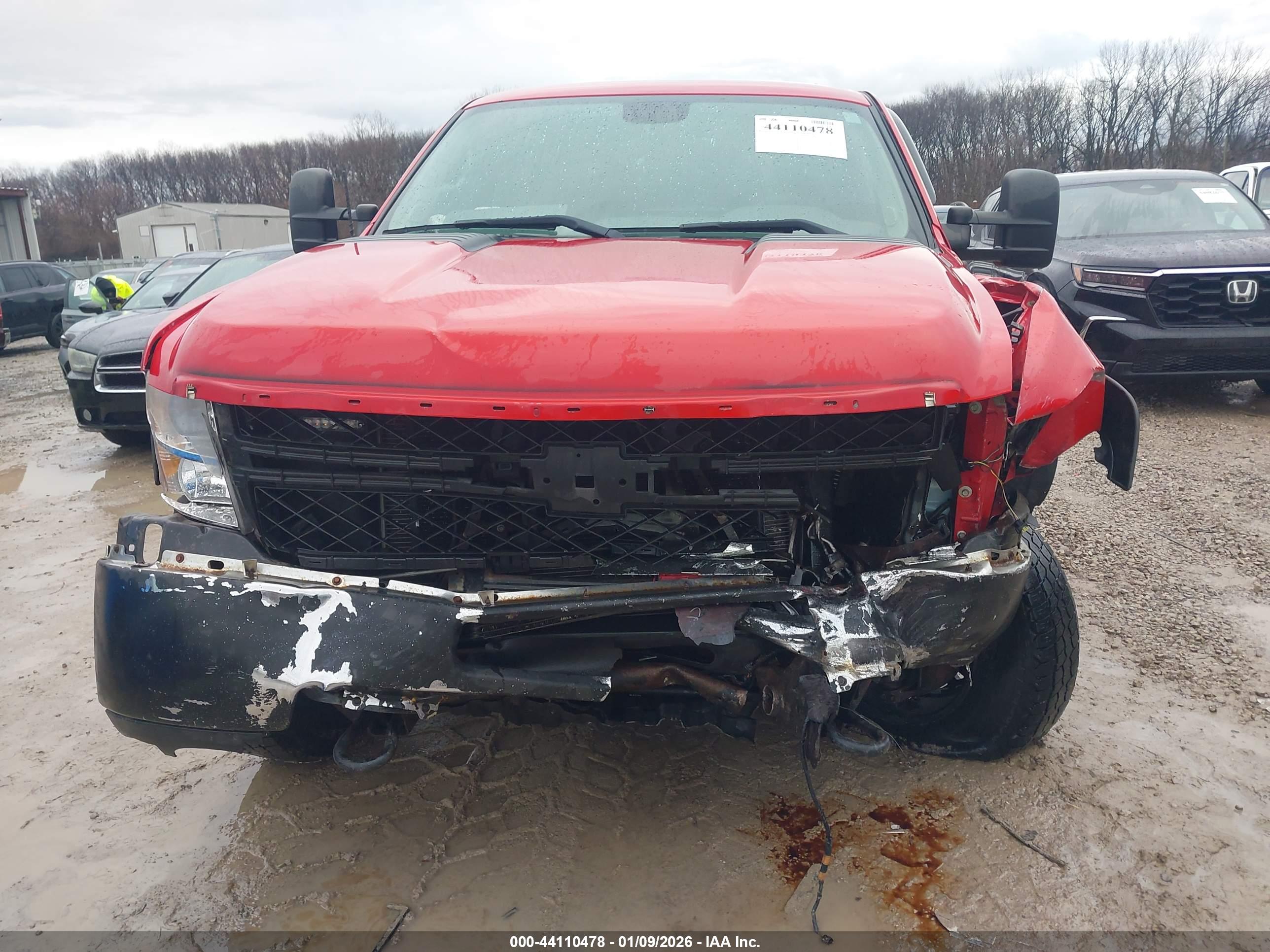 CHEVROLET SILVERADO image 6