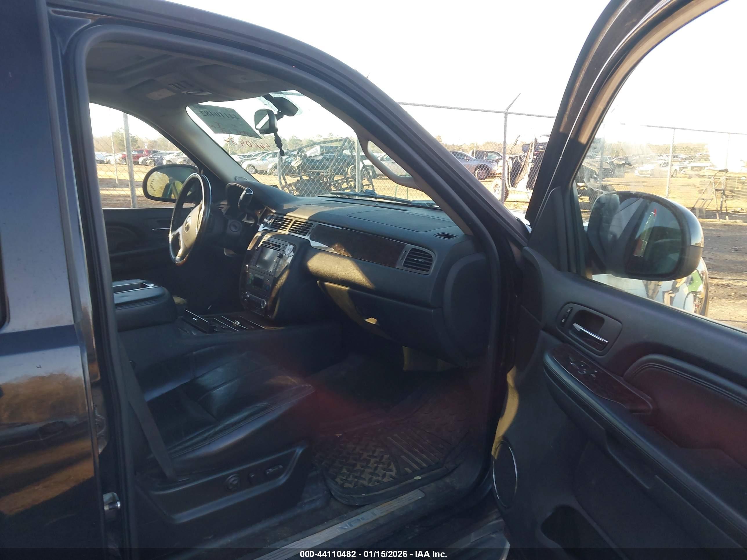 GMC YUKON image 5
