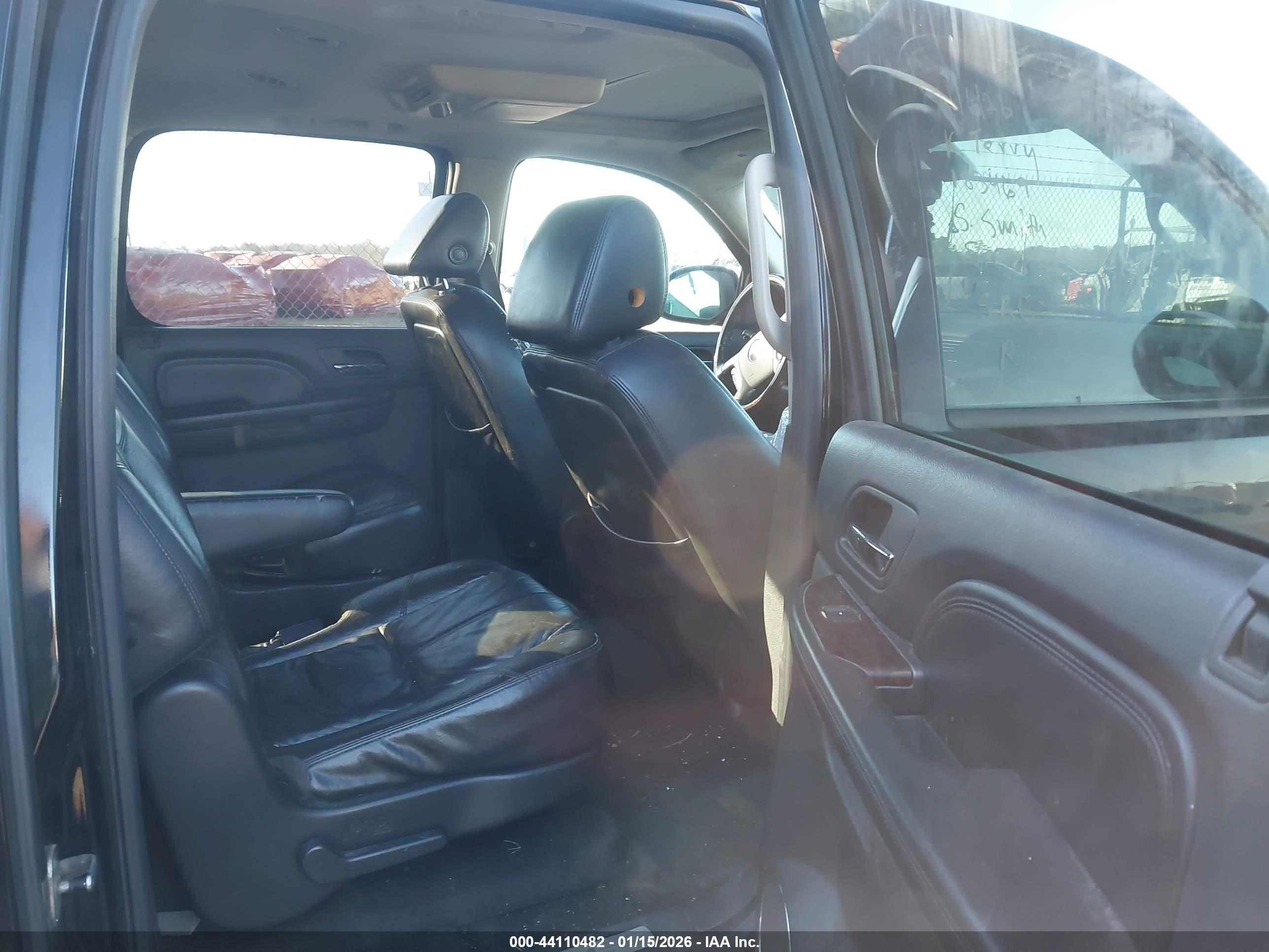 GMC YUKON image 8