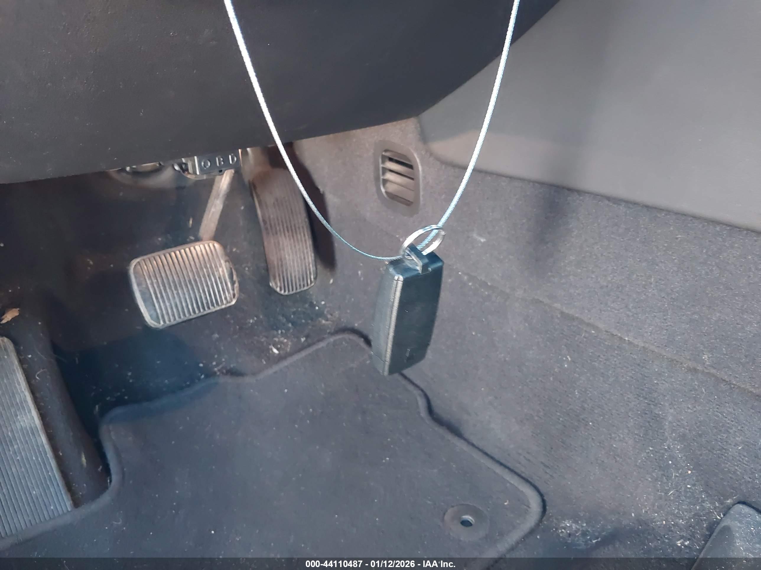 LINCOLN MKS image 11