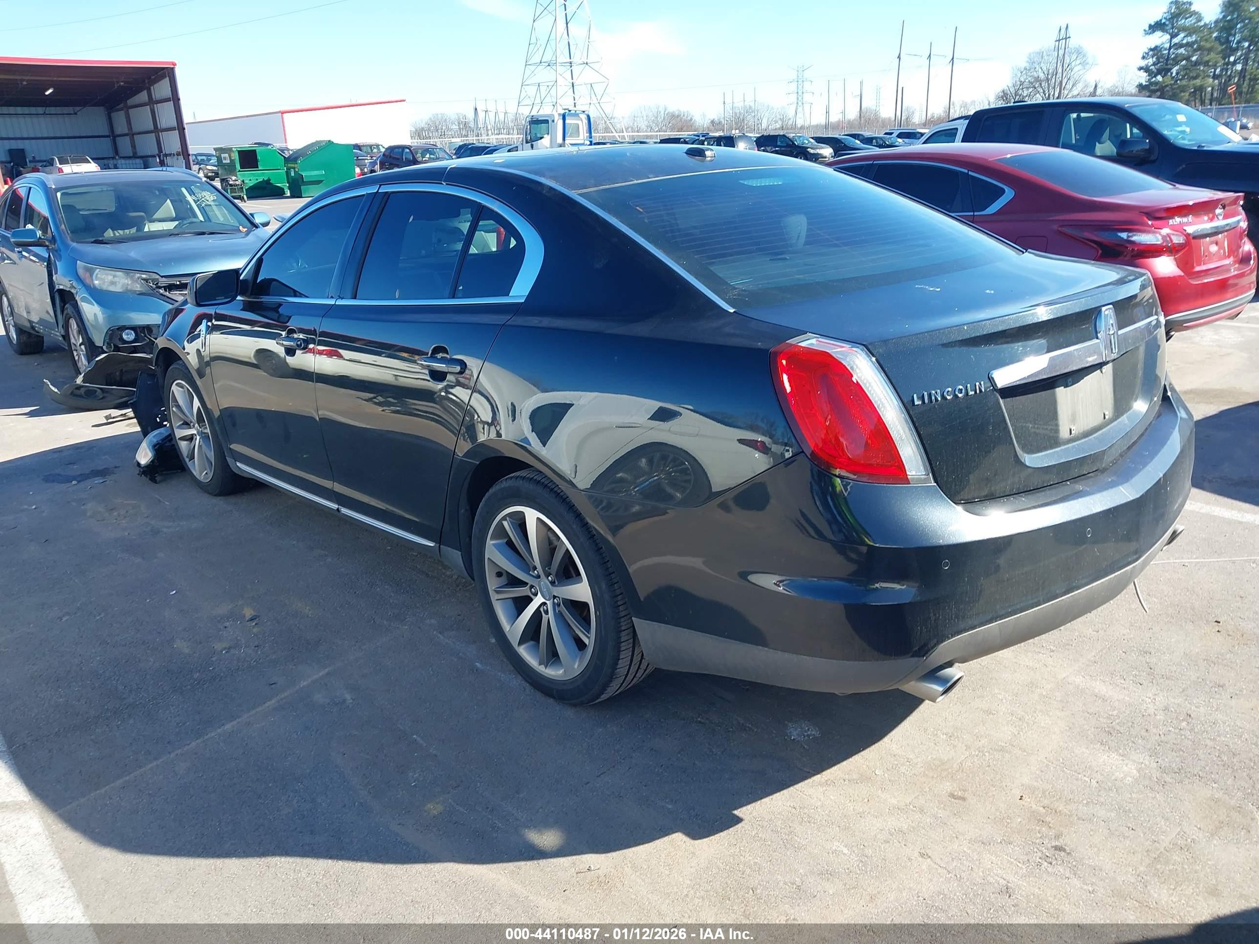 LINCOLN MKS image 3