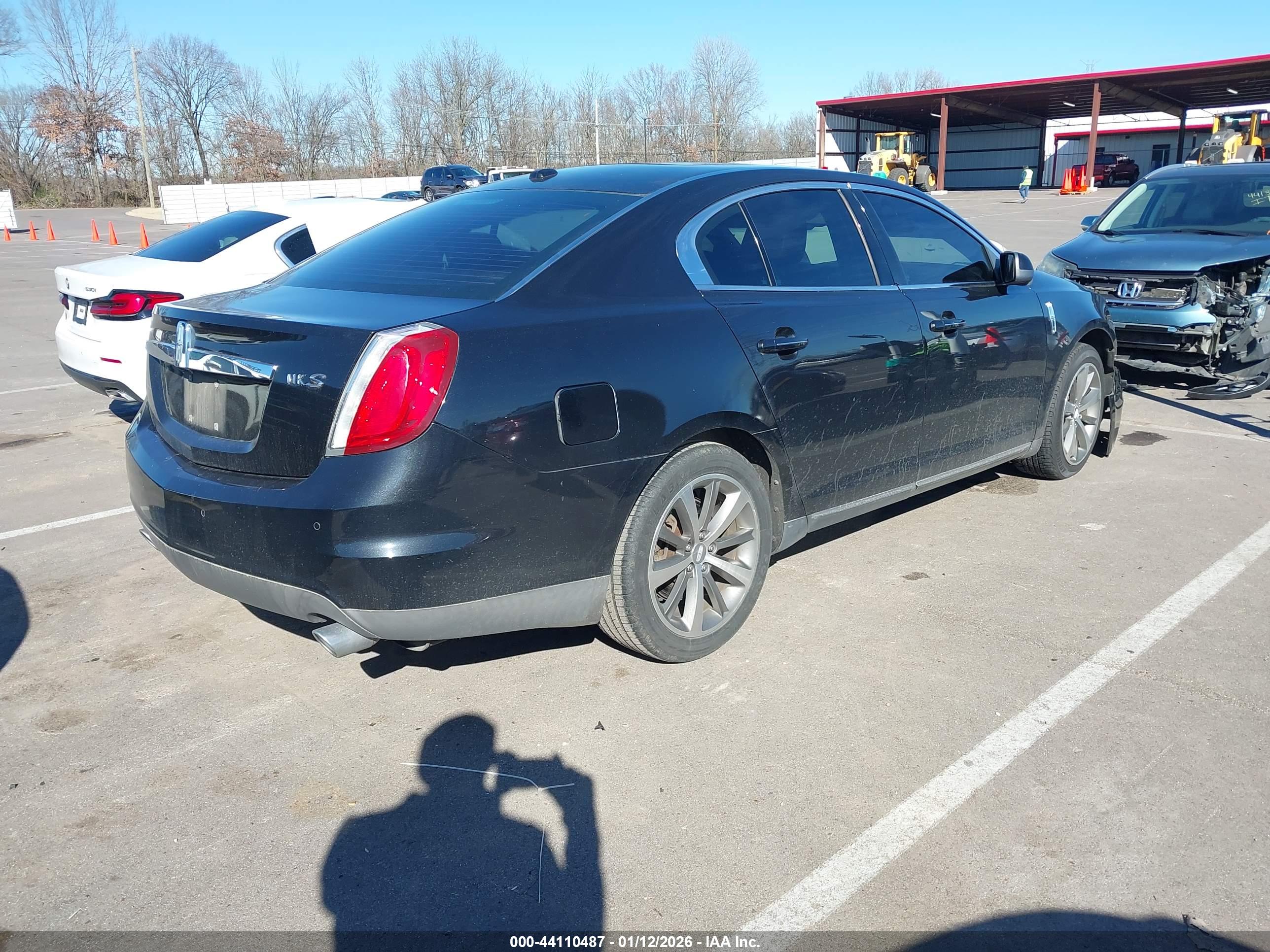 LINCOLN MKS image 4