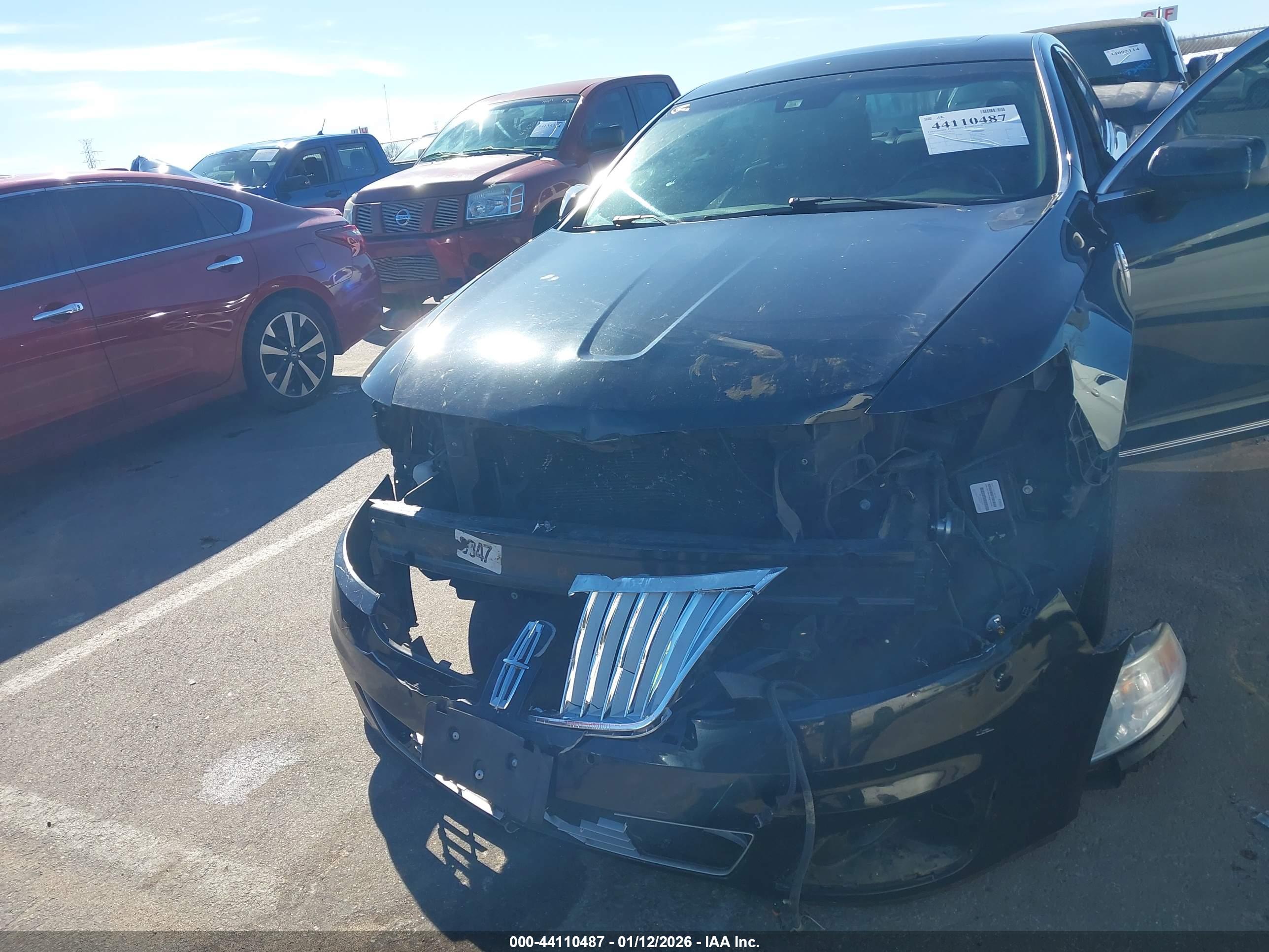 LINCOLN MKS image 6