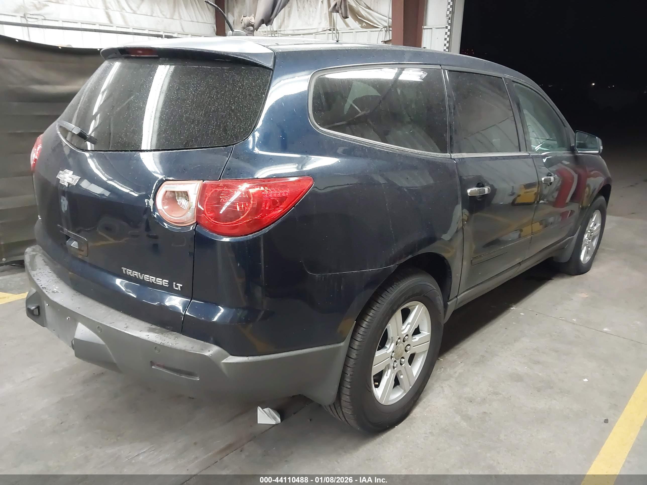 CHEVROLET TRAVERSE image 4