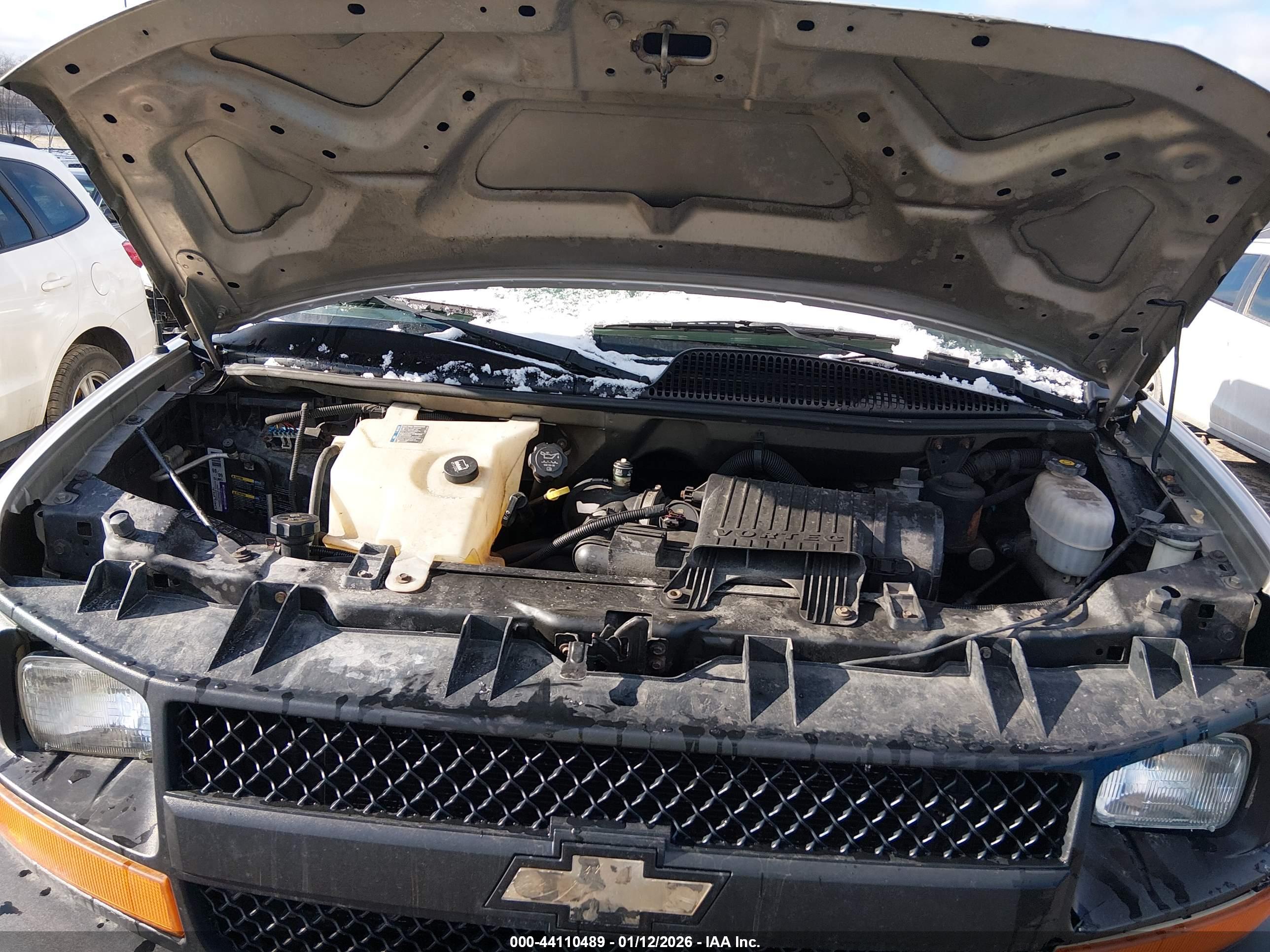CHEVROLET EXPRESS image 10