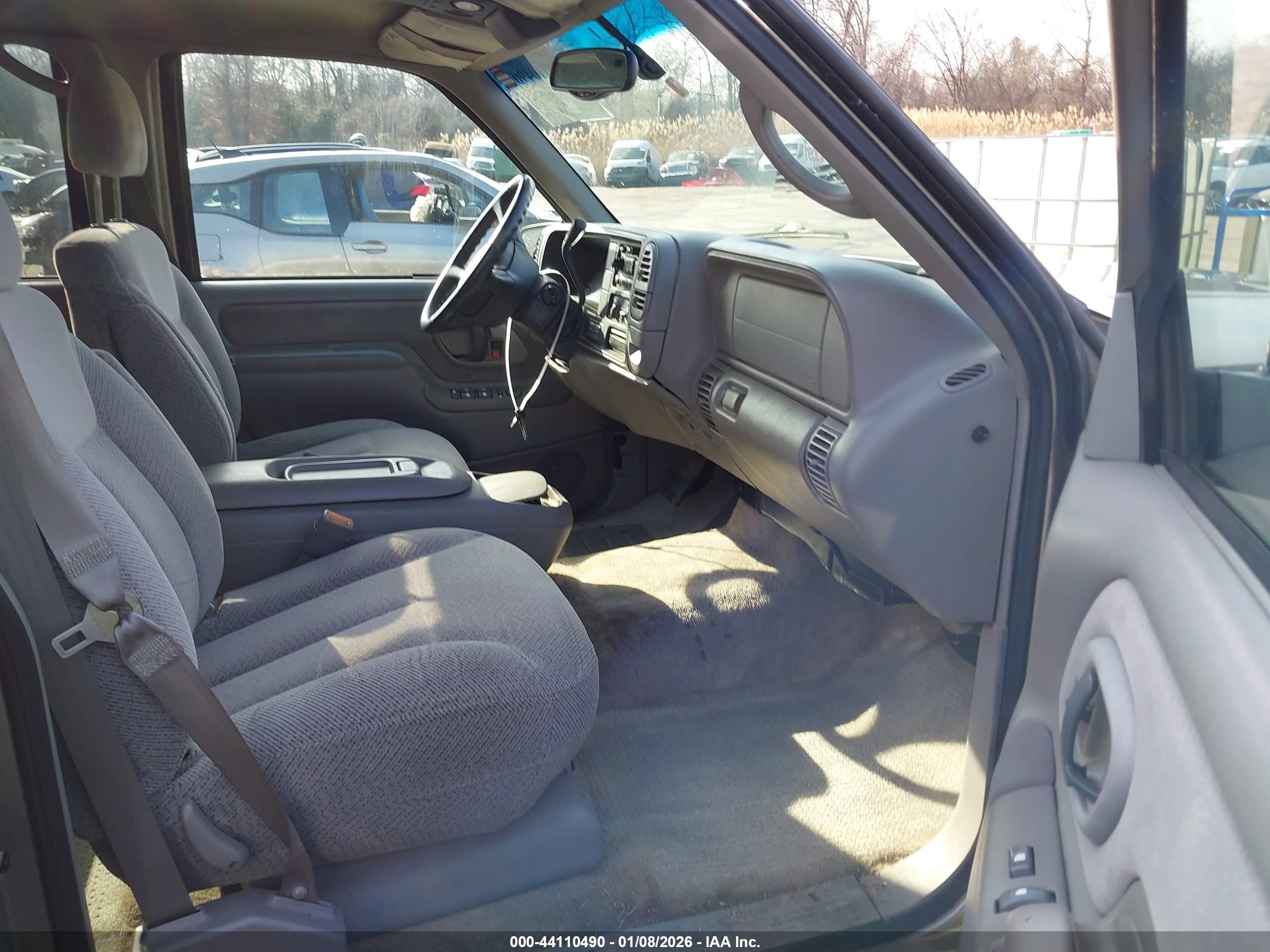 CHEVROLET TAHOE image 5
