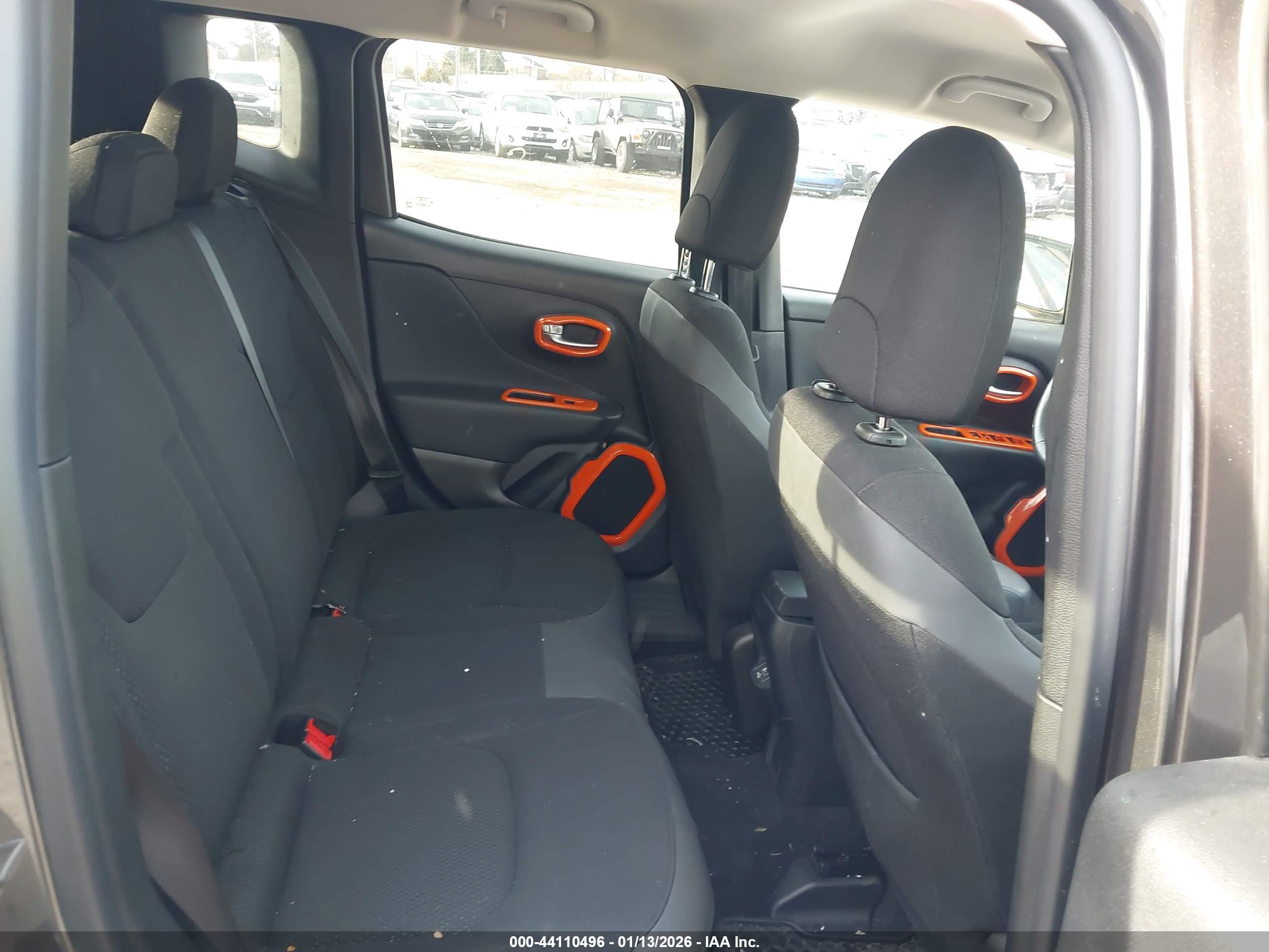 JEEP RENEGADE image 8