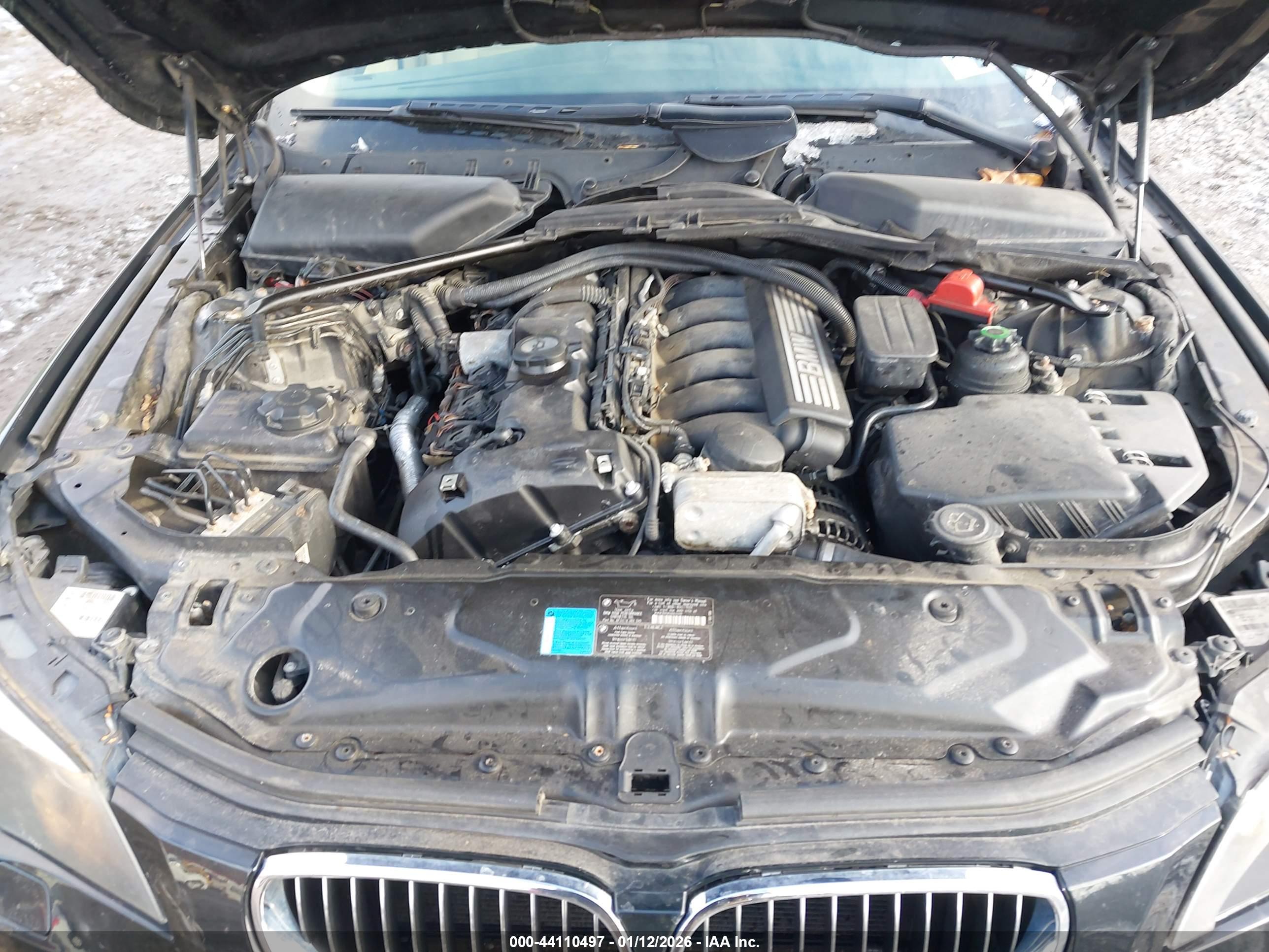 BMW 528XI image 10