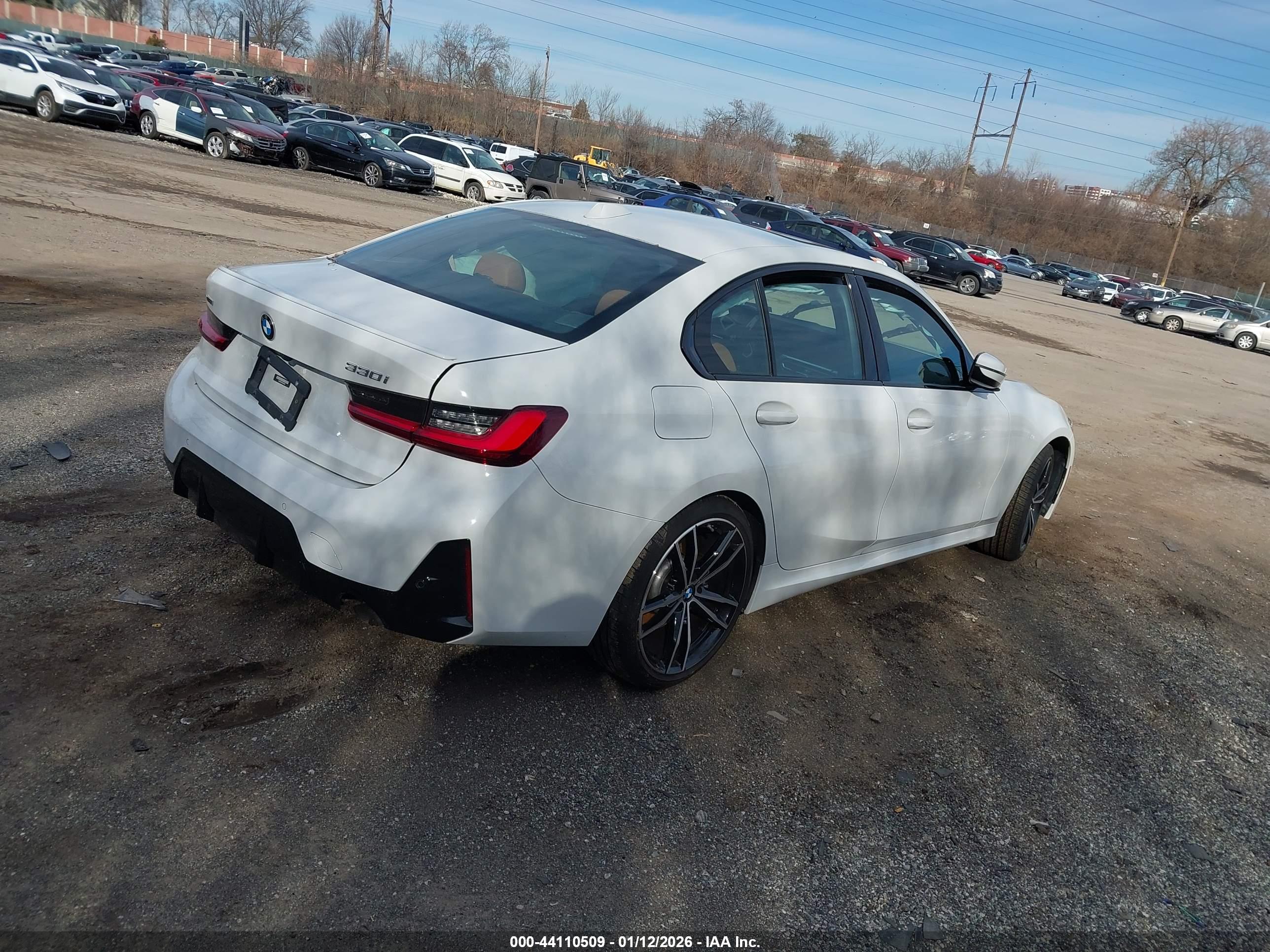 BMW 330I image 4