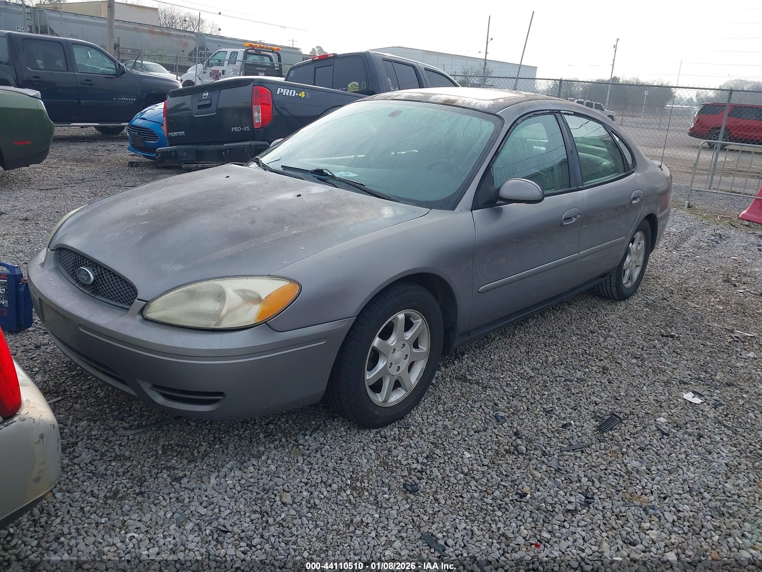 FORD TAURUS image 2