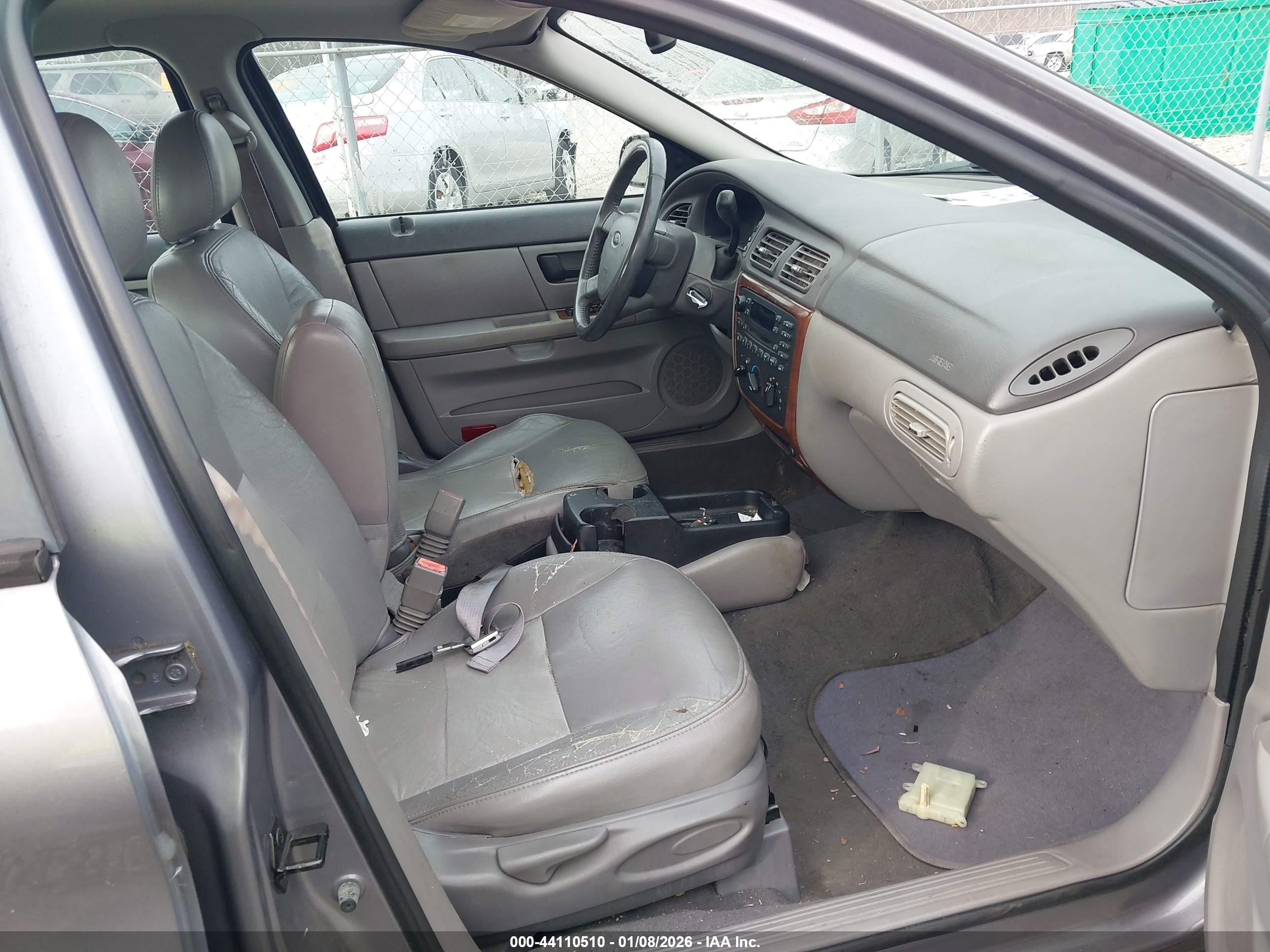 FORD TAURUS image 5