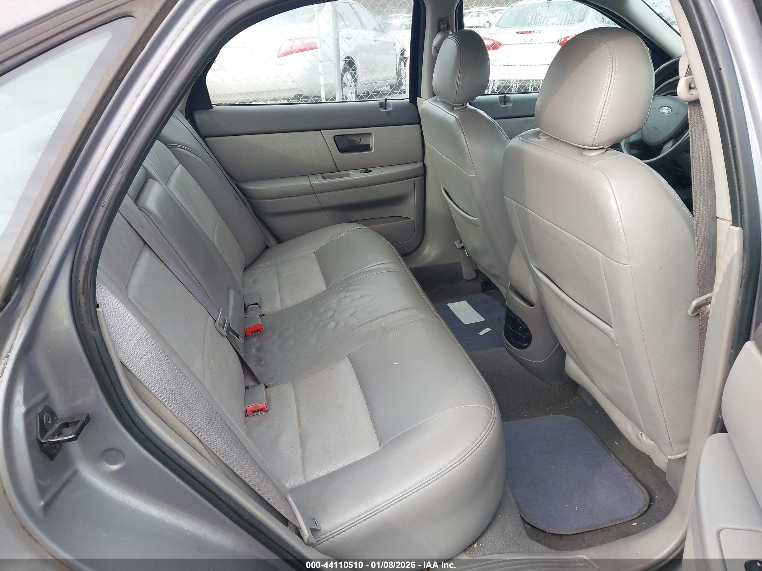 FORD TAURUS image 8