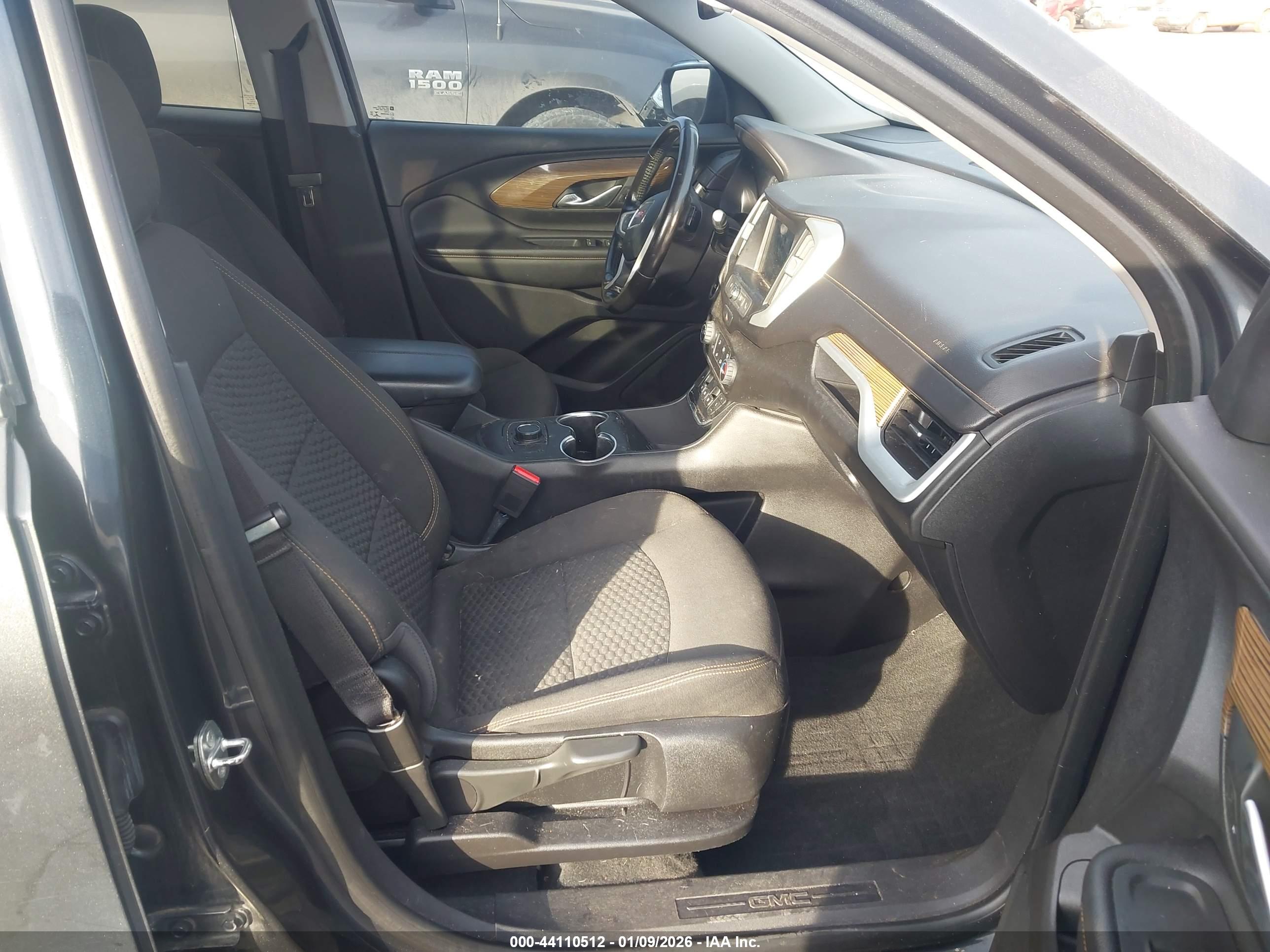 GMC TERRAIN image 5