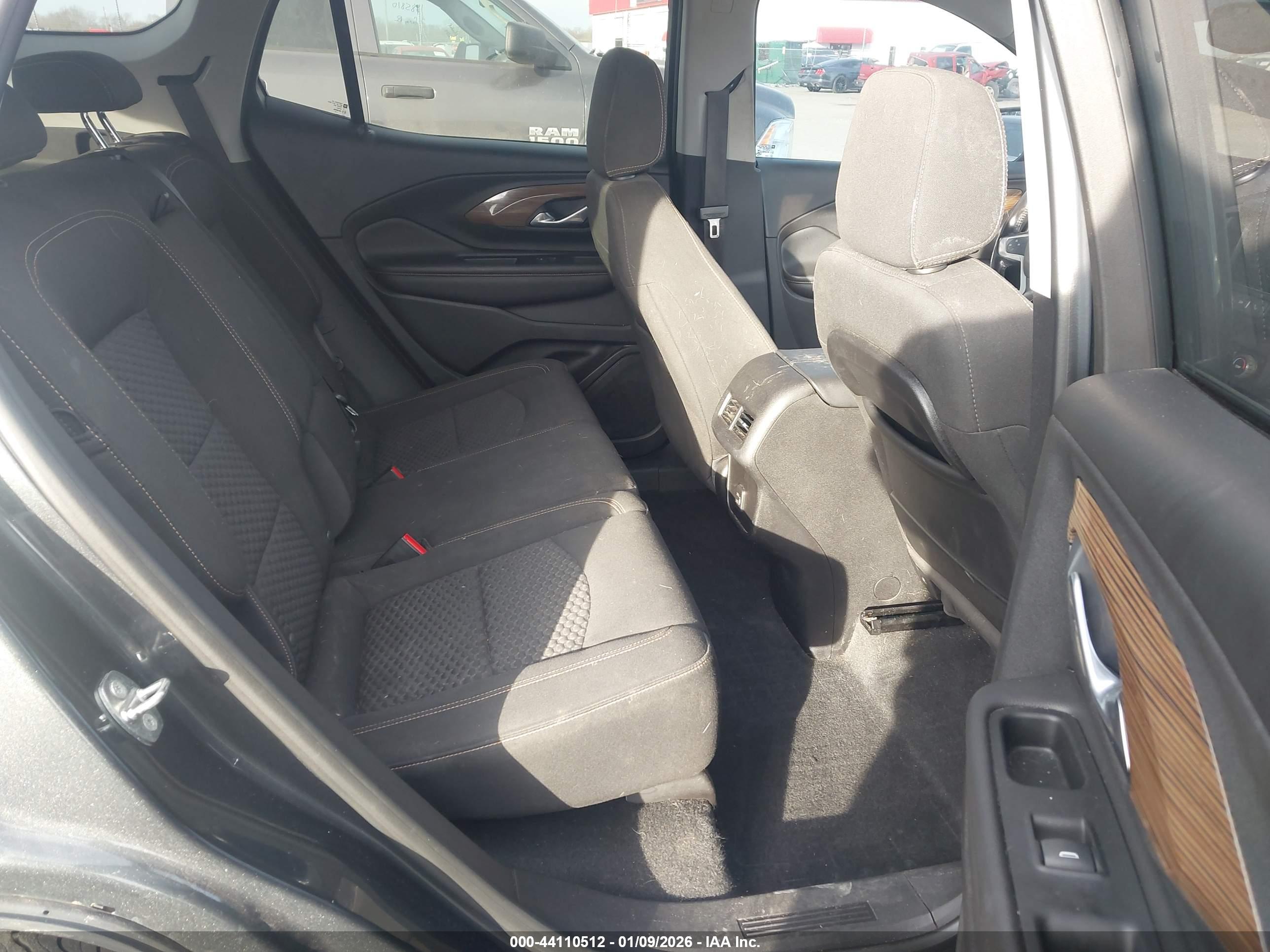 GMC TERRAIN image 8