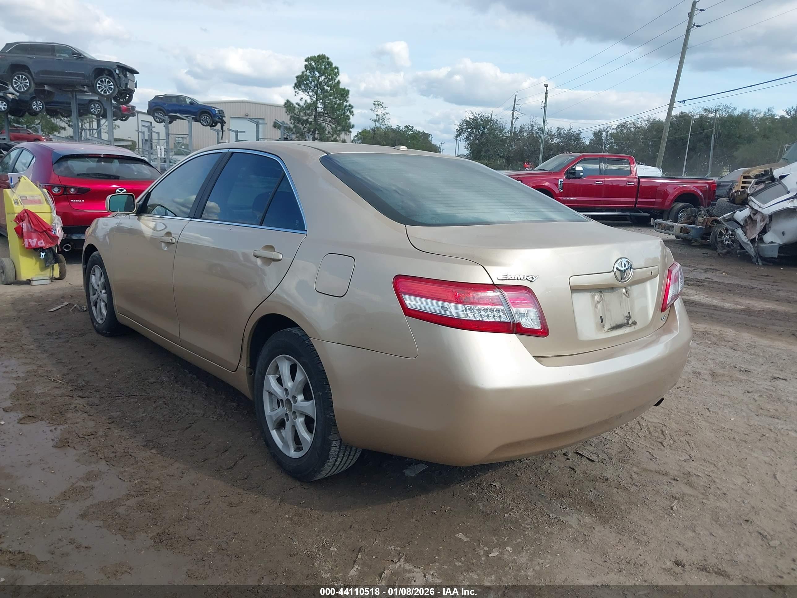 TOYOTA CAMRY image 3