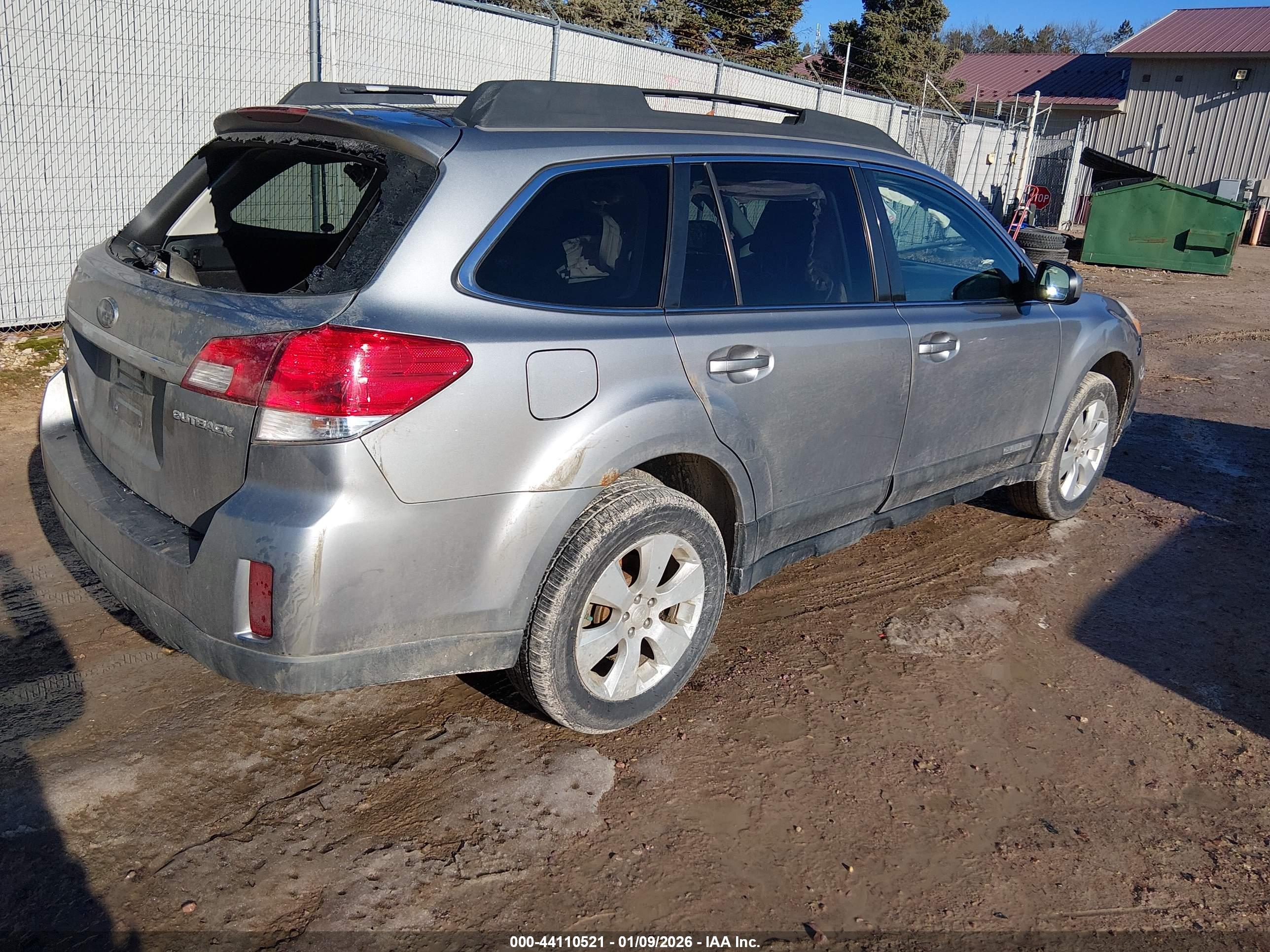 SUBARU OUTBACK image 4