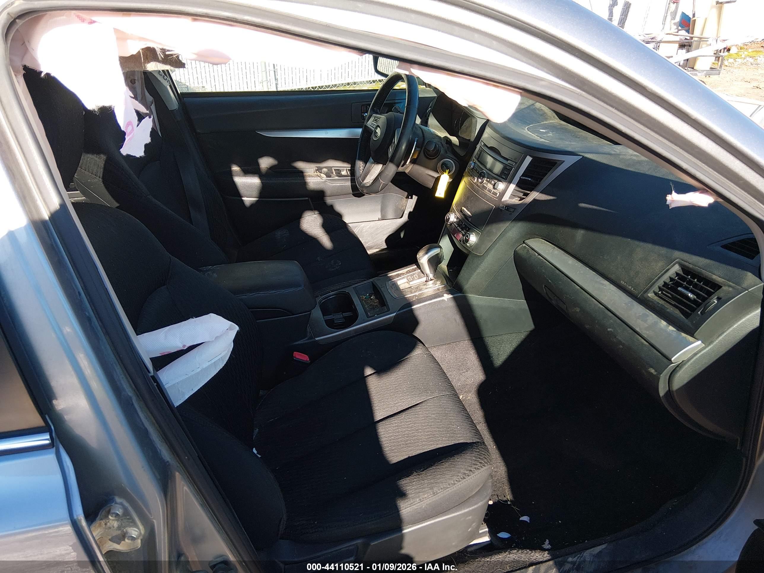 SUBARU OUTBACK image 5