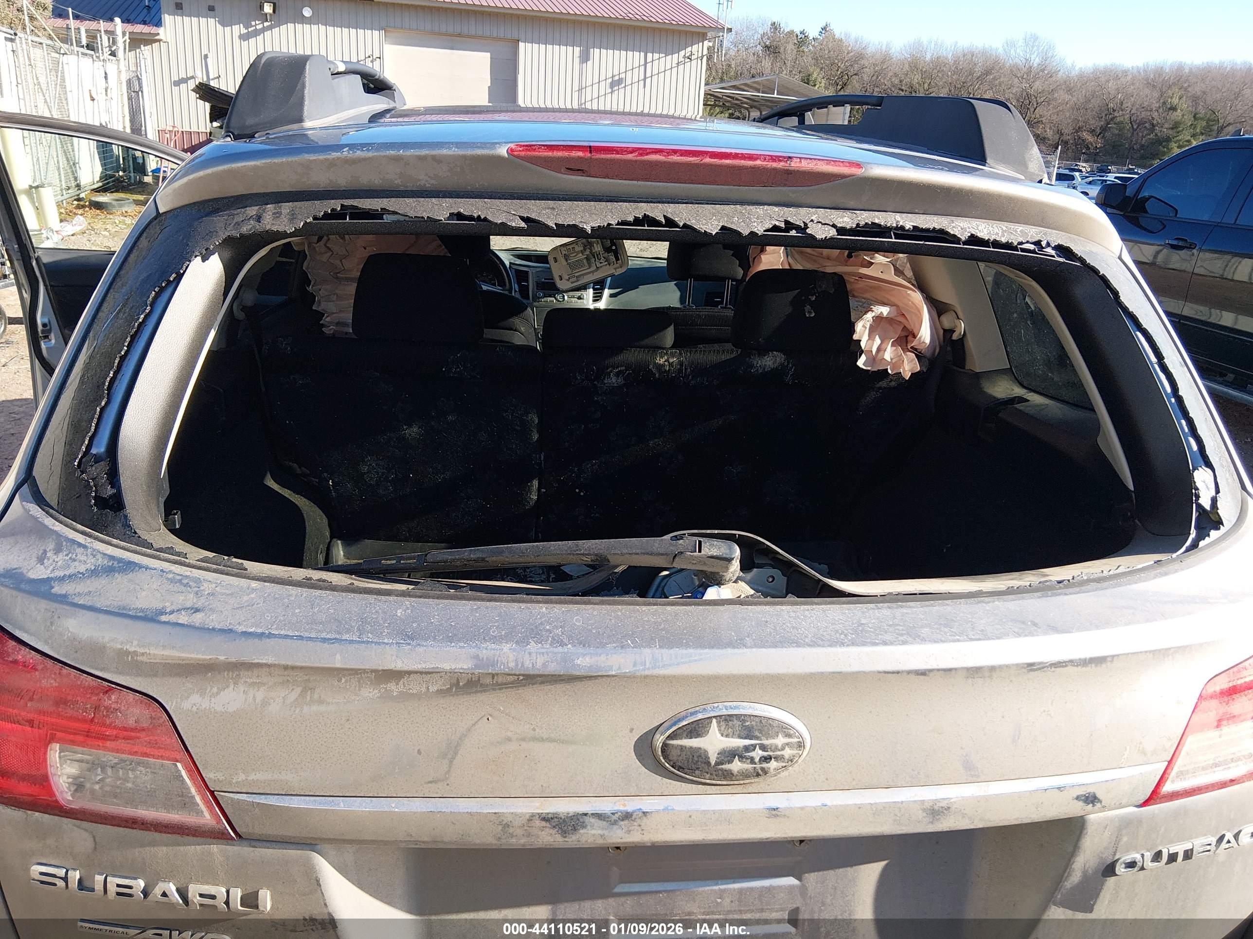 SUBARU OUTBACK image 6