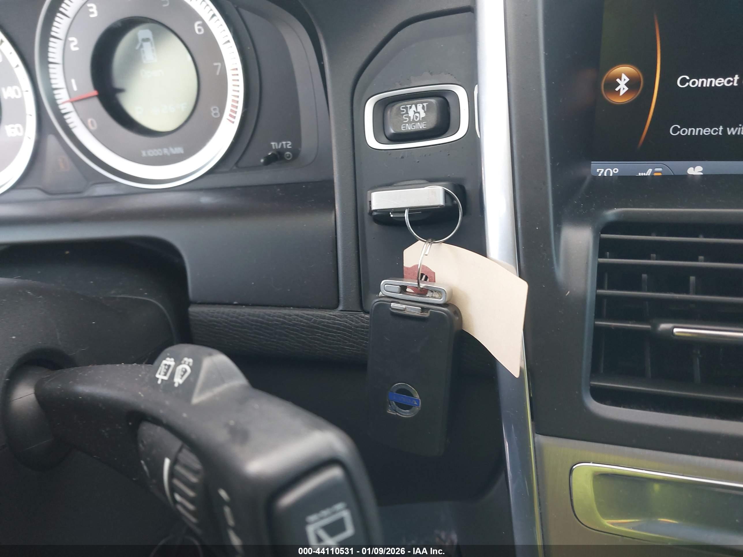 VOLVO XC60 image 11