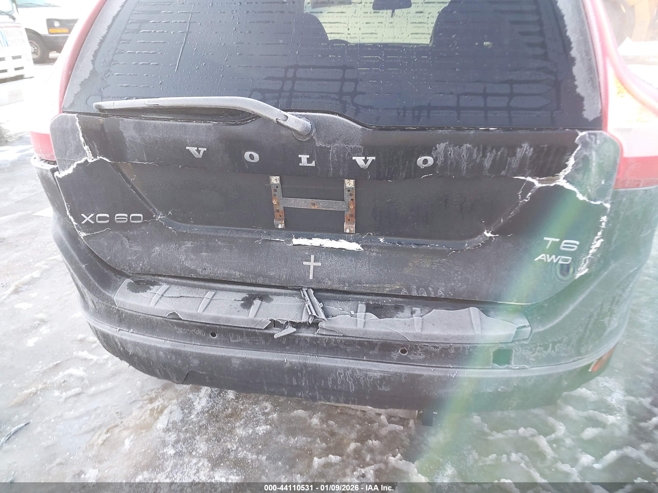 VOLVO XC60 image 6