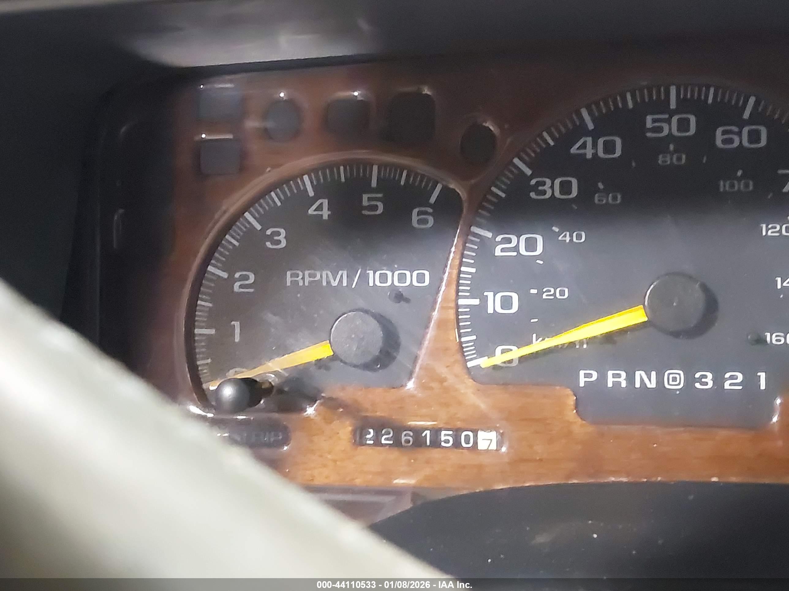 GMC SUBURBAN image 7