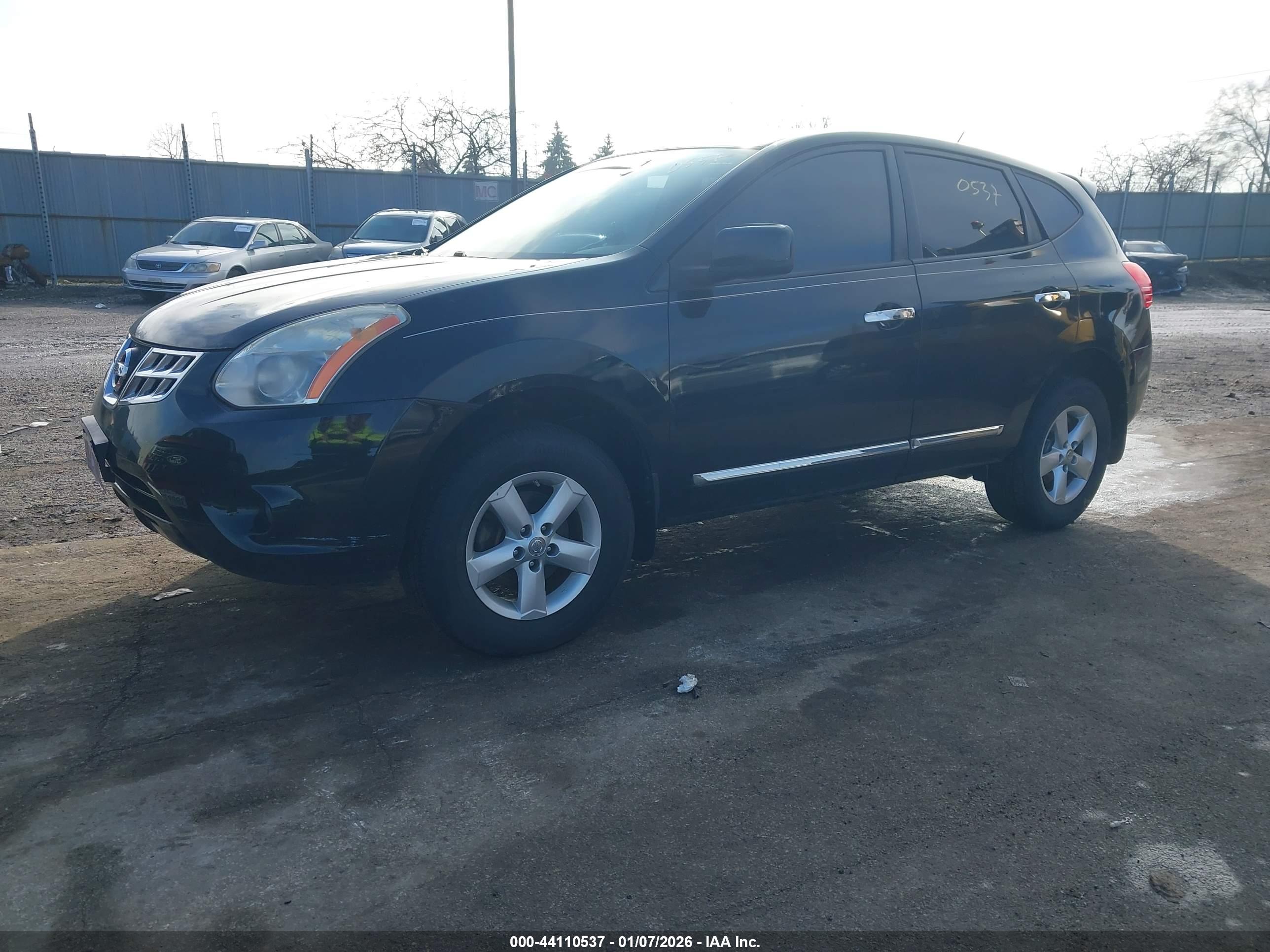 NISSAN ROGUE image 2