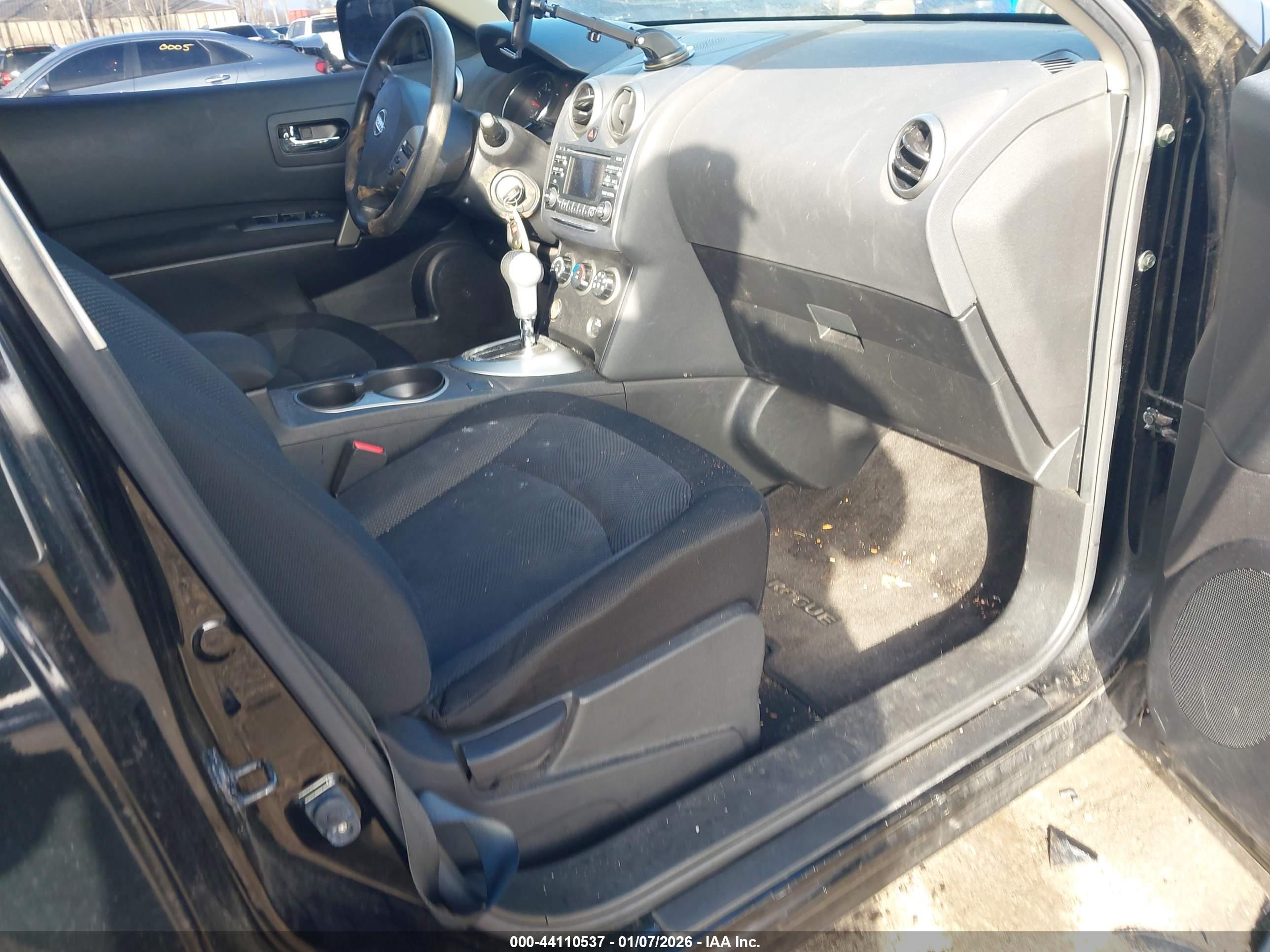 NISSAN ROGUE image 5
